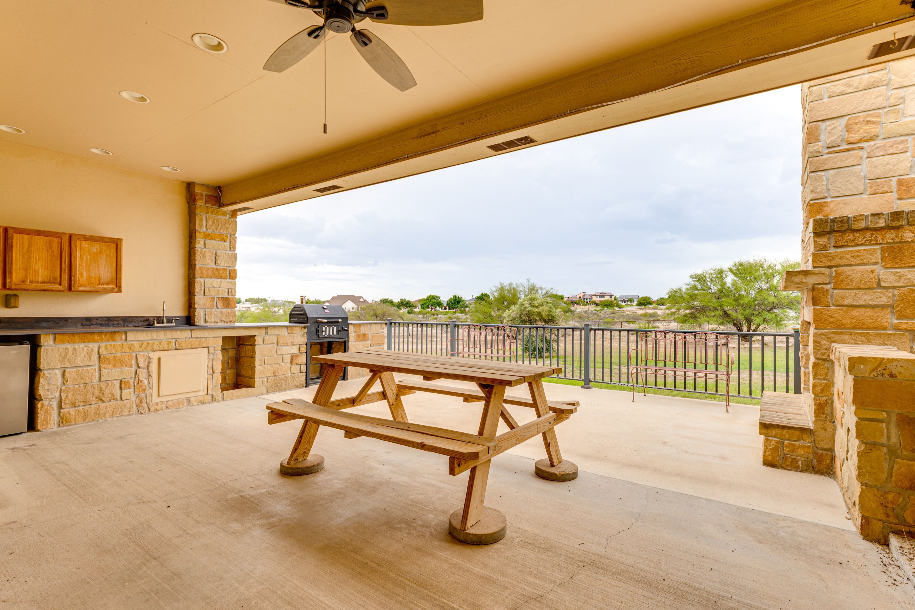 Deck | Single-Story Home