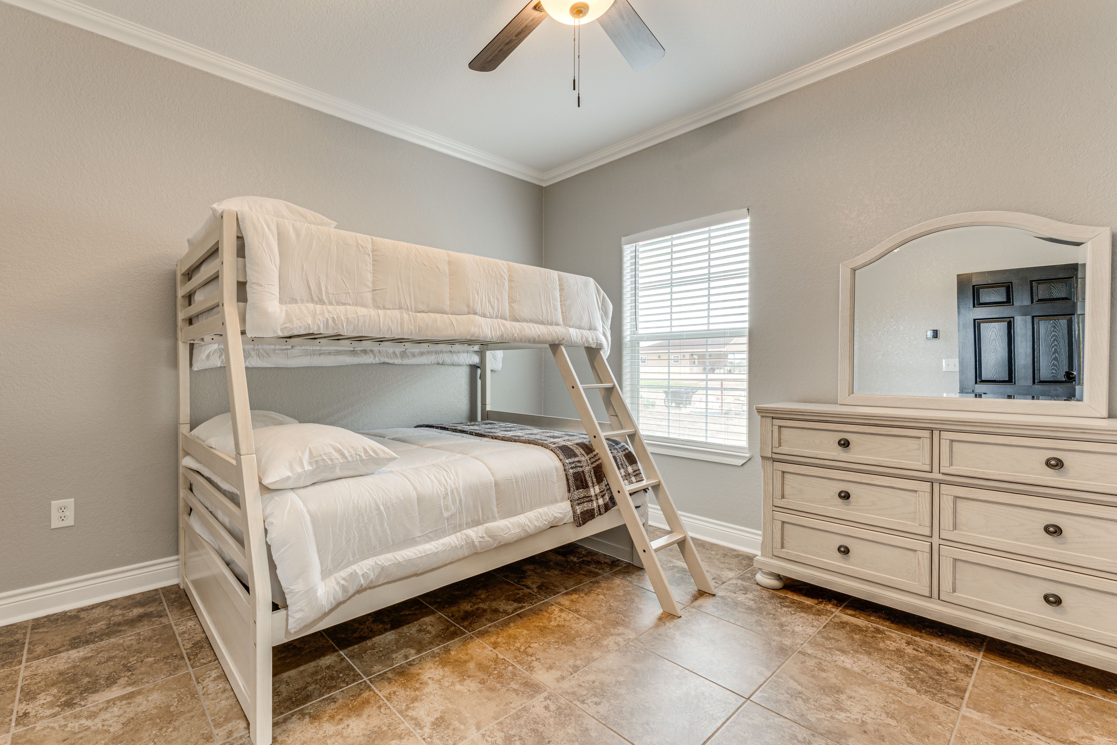 Bedroom 4 | Twin/Full Bunk Bed | Linens Provided