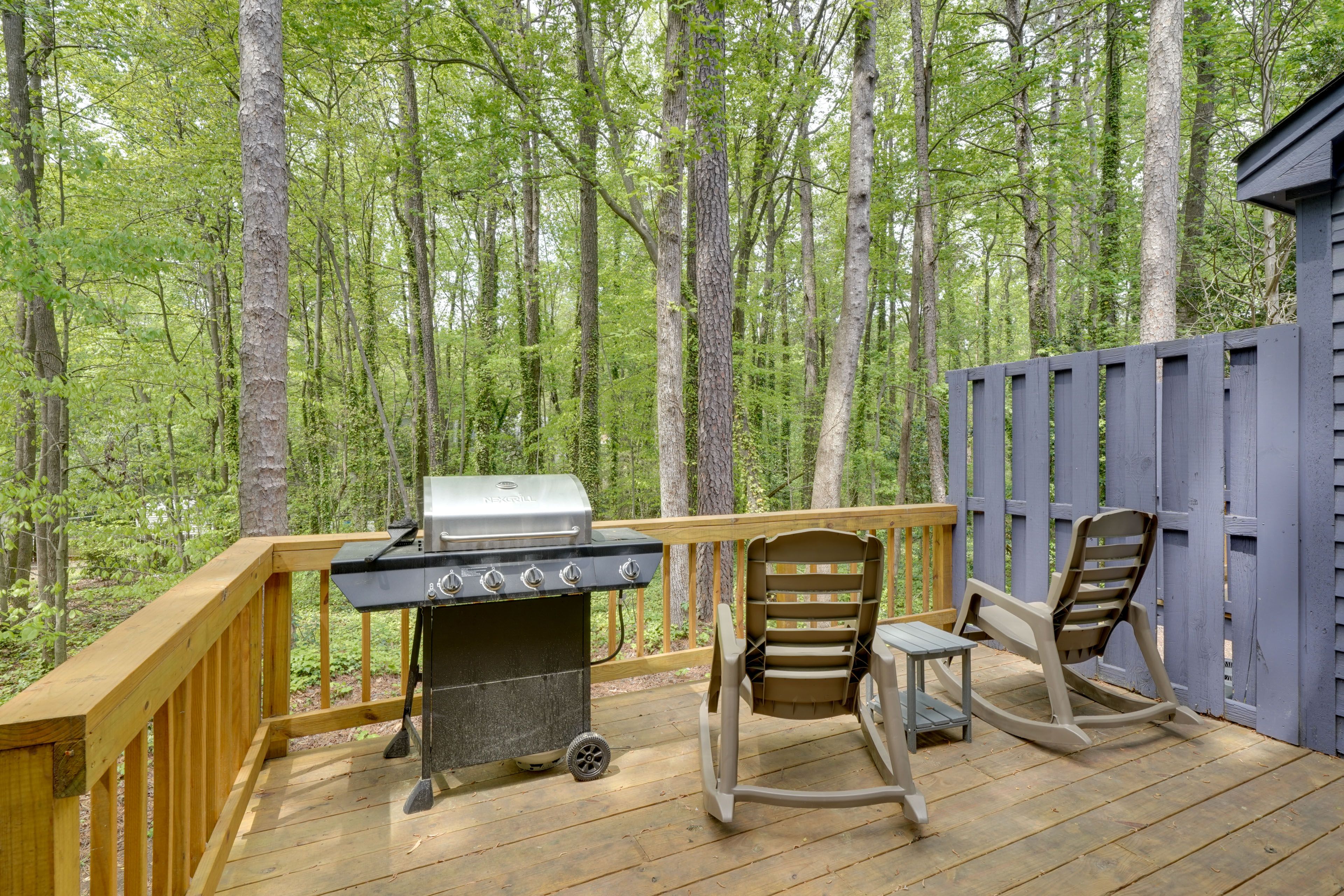 Raleigh Vacation Rental | 2BR | 2.5BA | 1,204 Sq Ft | 3 Steps to Enter