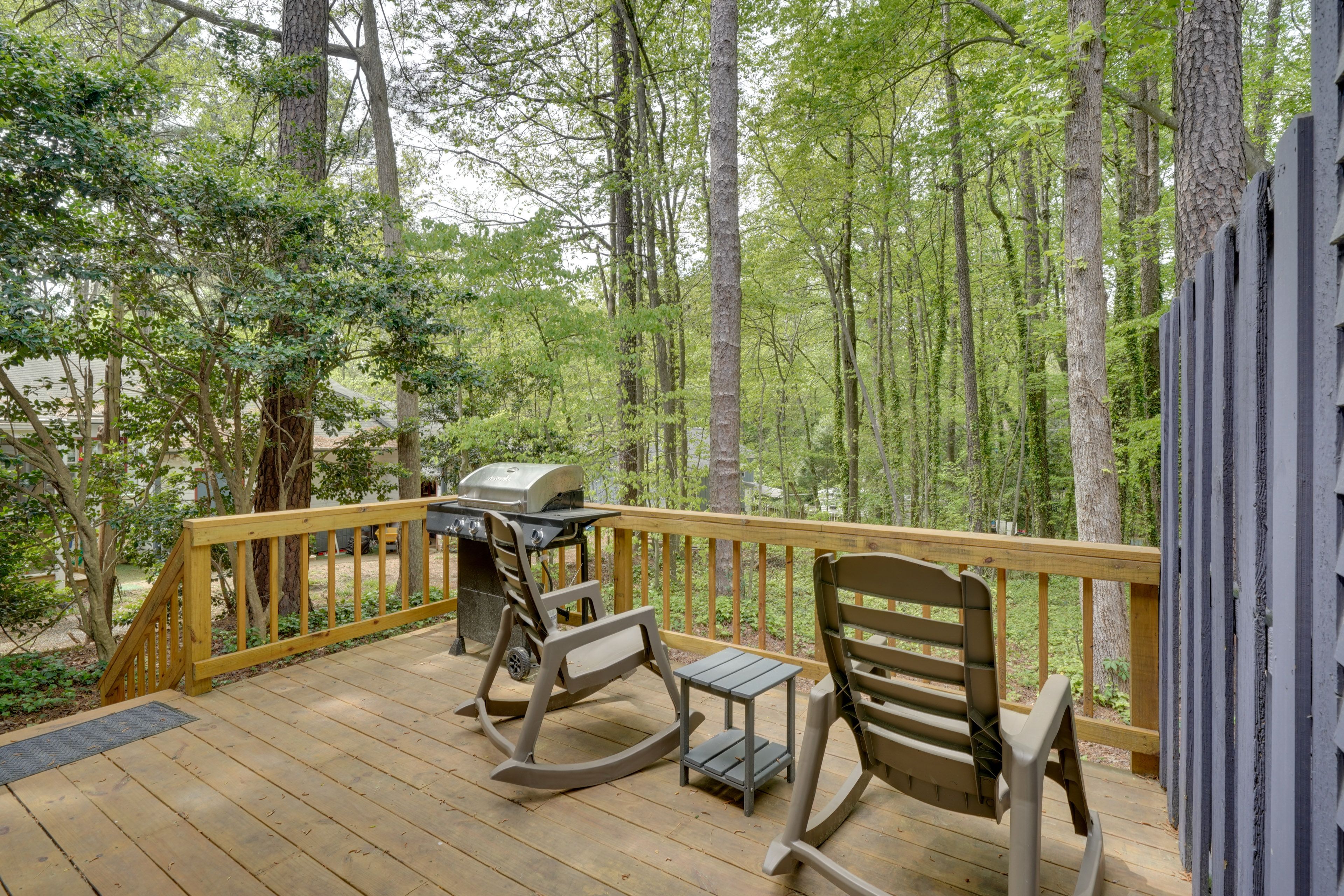 Deck | Outdoor Seating | Gas Grill