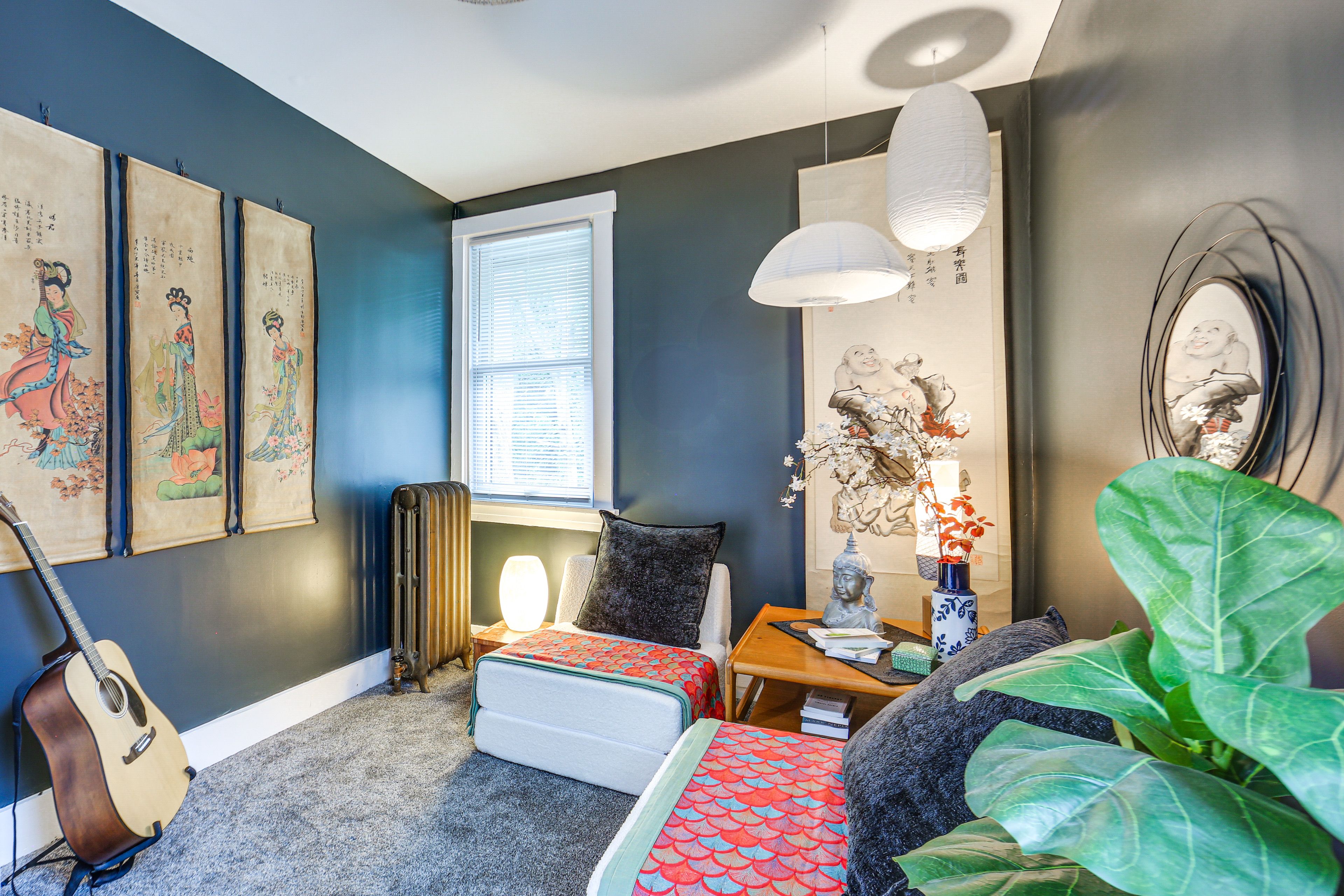 Sitting Room | 2nd Floor | Floor Futon (Closet)