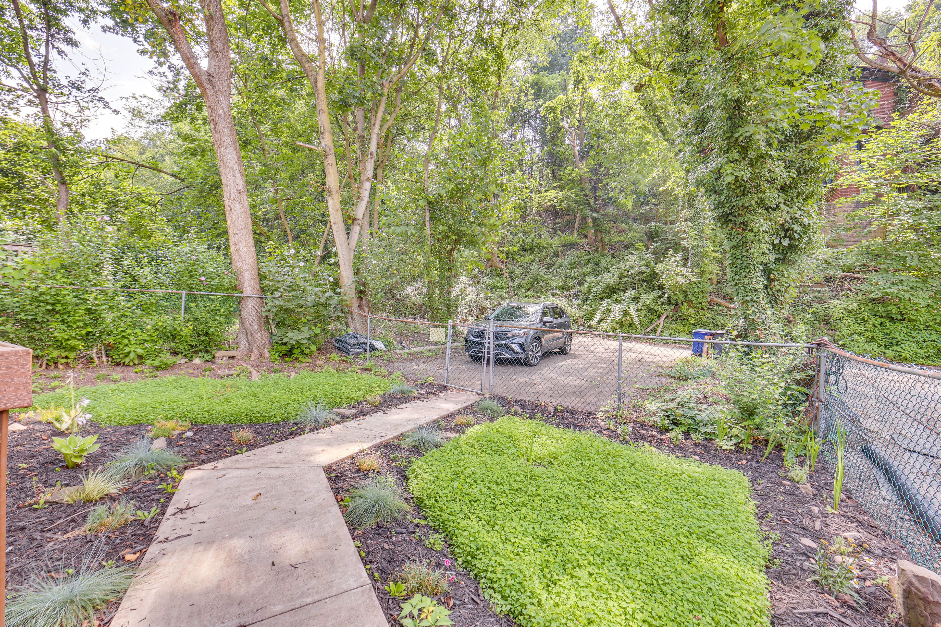 Parking | Driveway (2 Vehicles) | Street Parking (First-Come, First-Served)