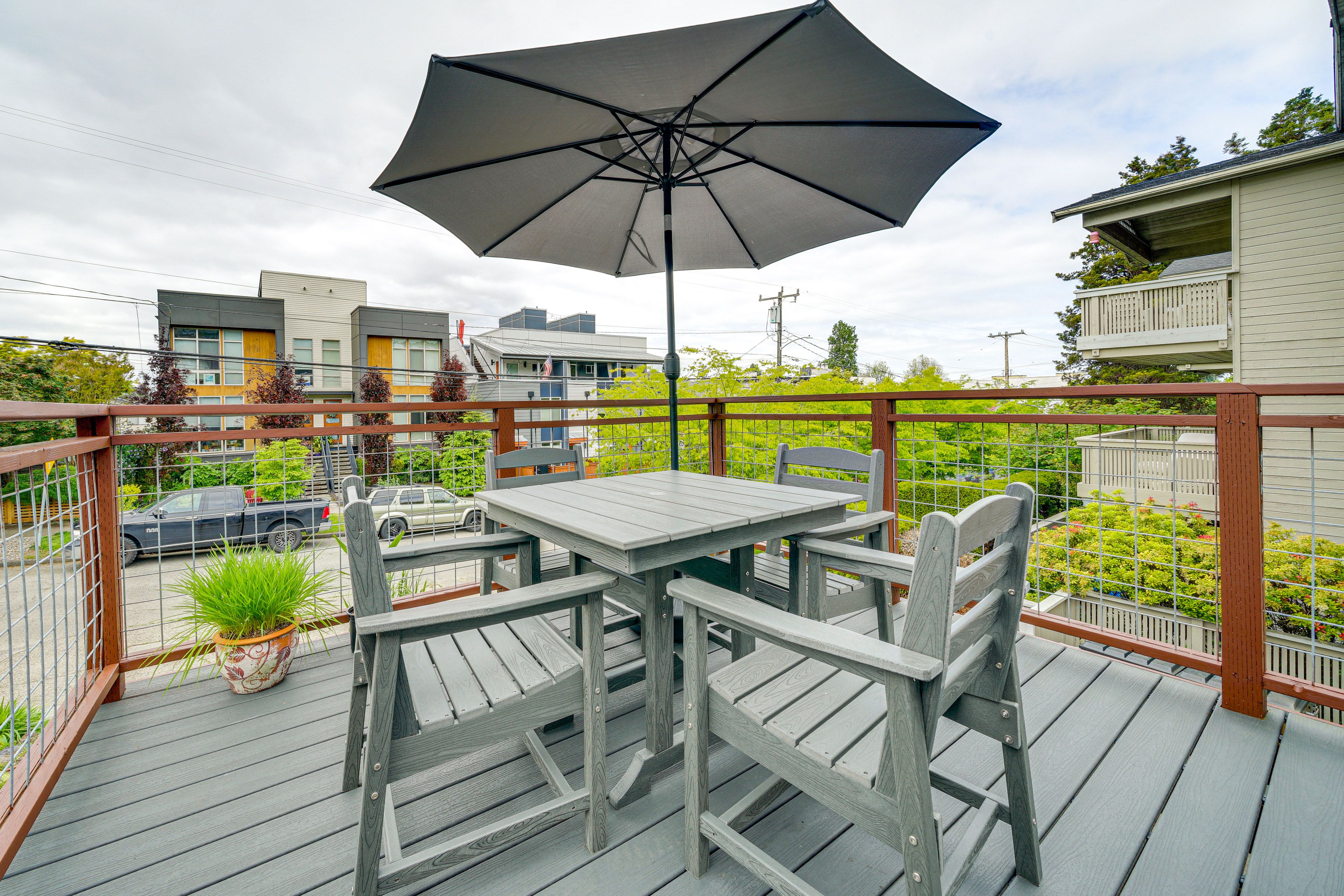 Private Deck | Gas Grill | Outdoor Dining Area