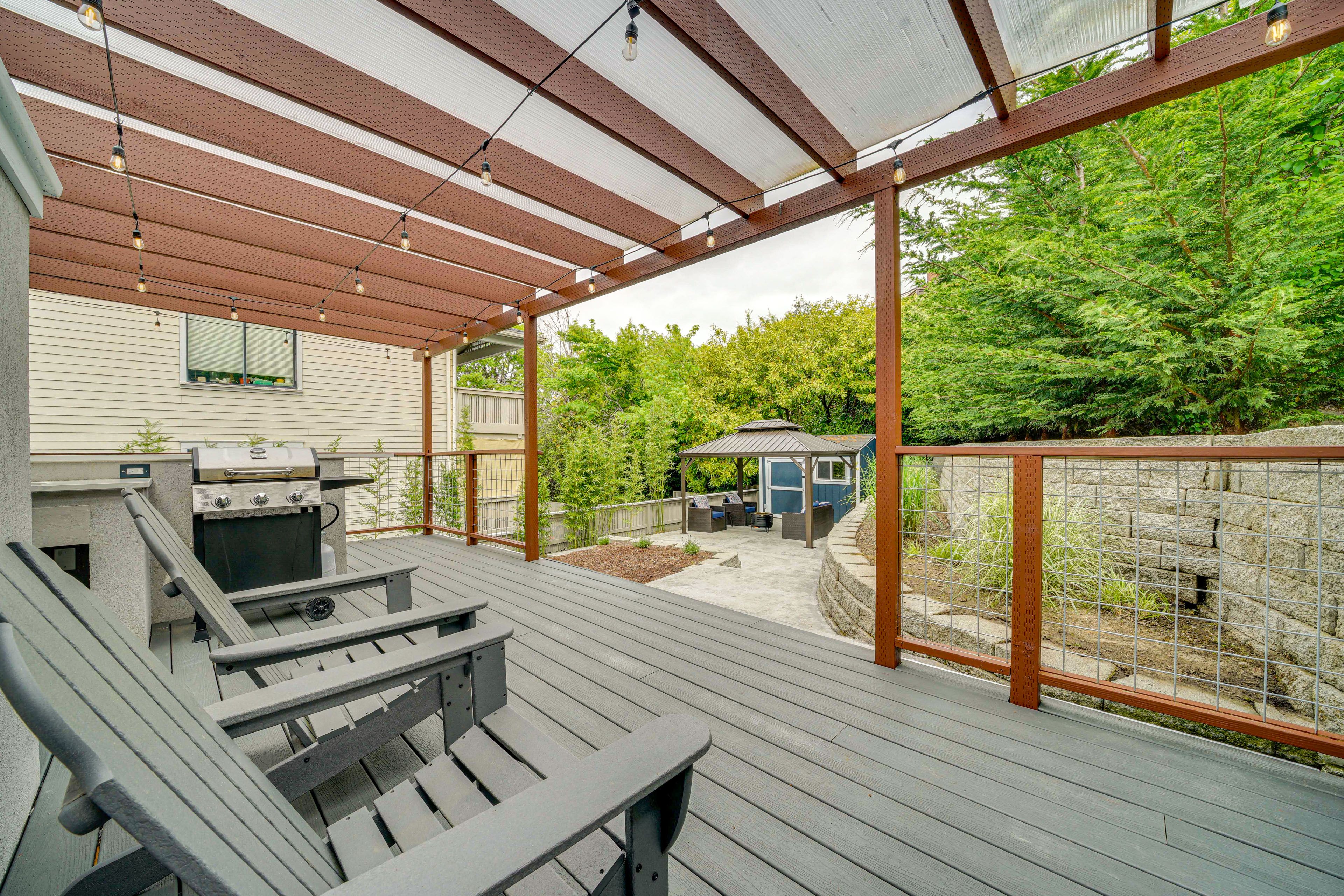 Shared Backyard & Deck