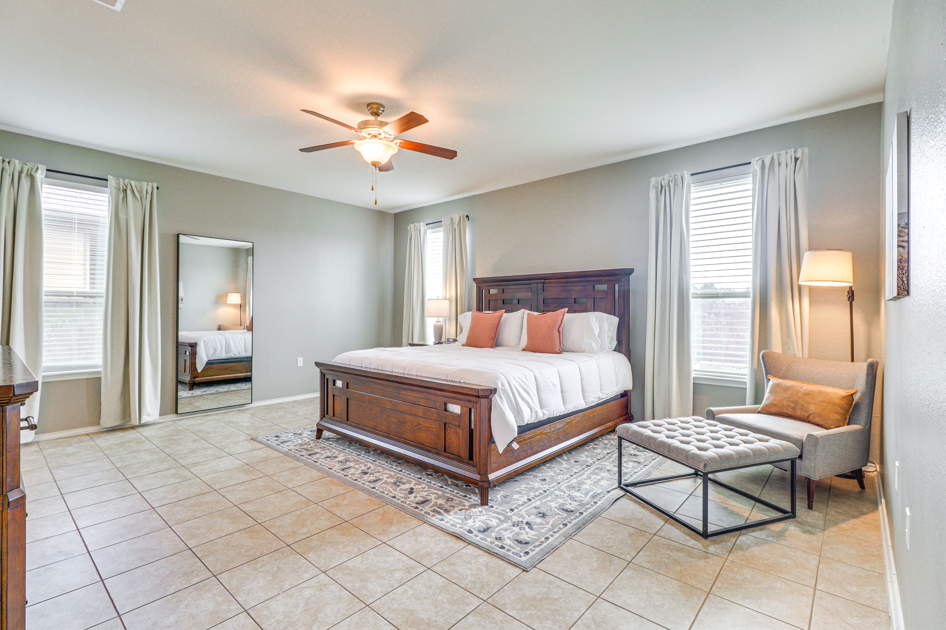 Bedroom 1 | 1st Floor | King Bed | Linens Provided | Smart TV