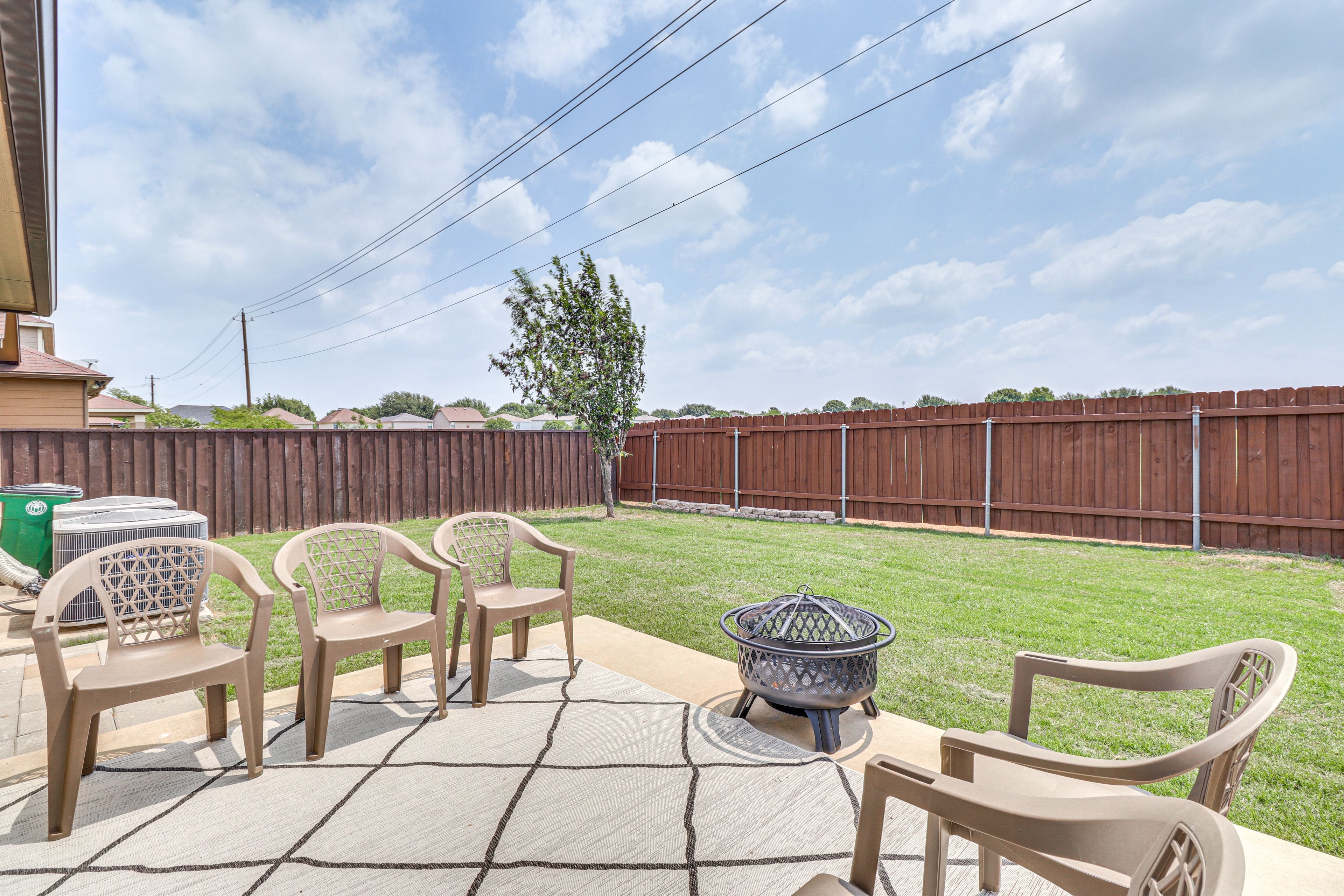 Private Backyard (Fenced) | Patio w/ Wood-Burning Fire Pit