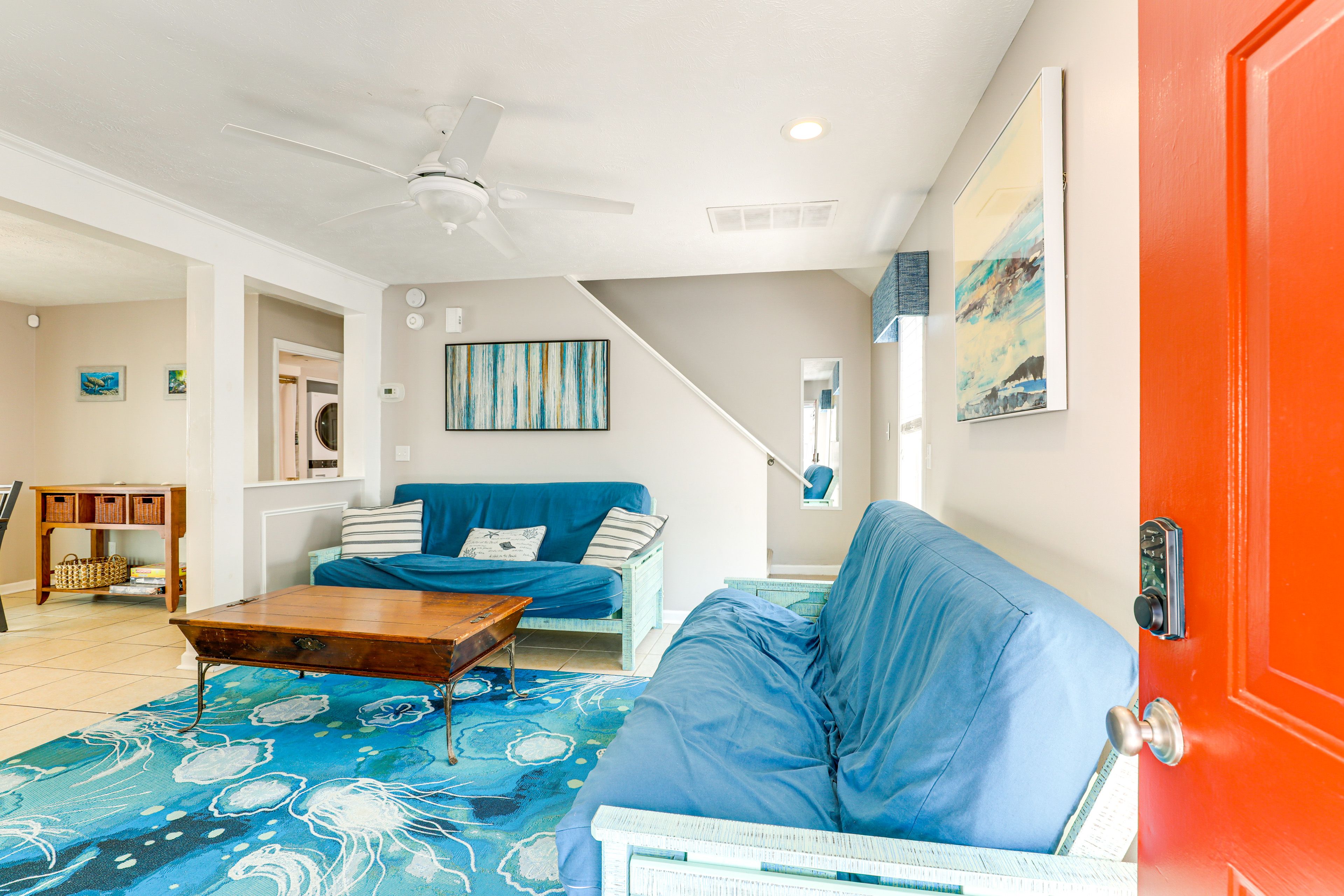 Living Room | 1st Floor | Smart TV