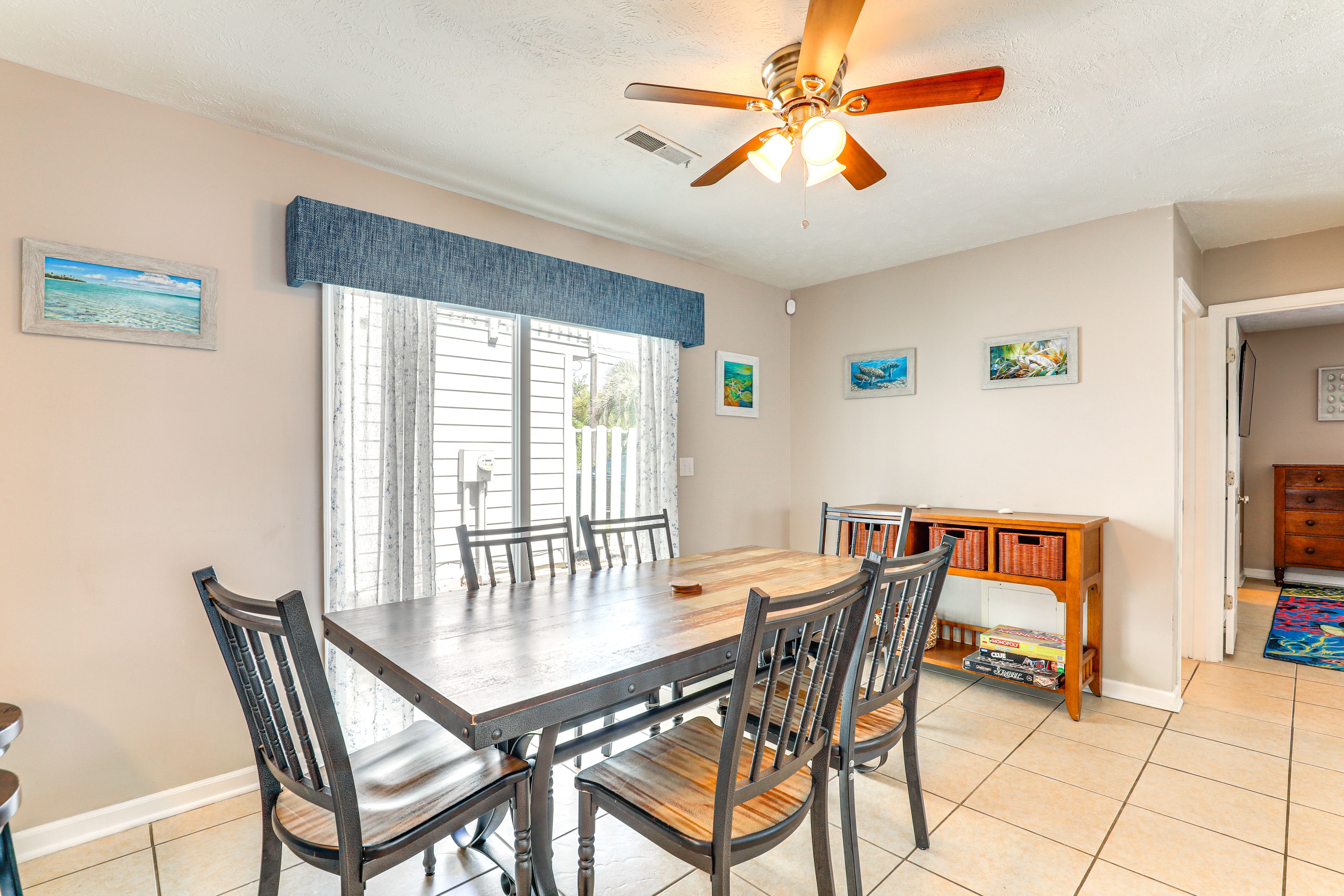 Dining Area | 1st Floor | Dishes & Flatware Provided
