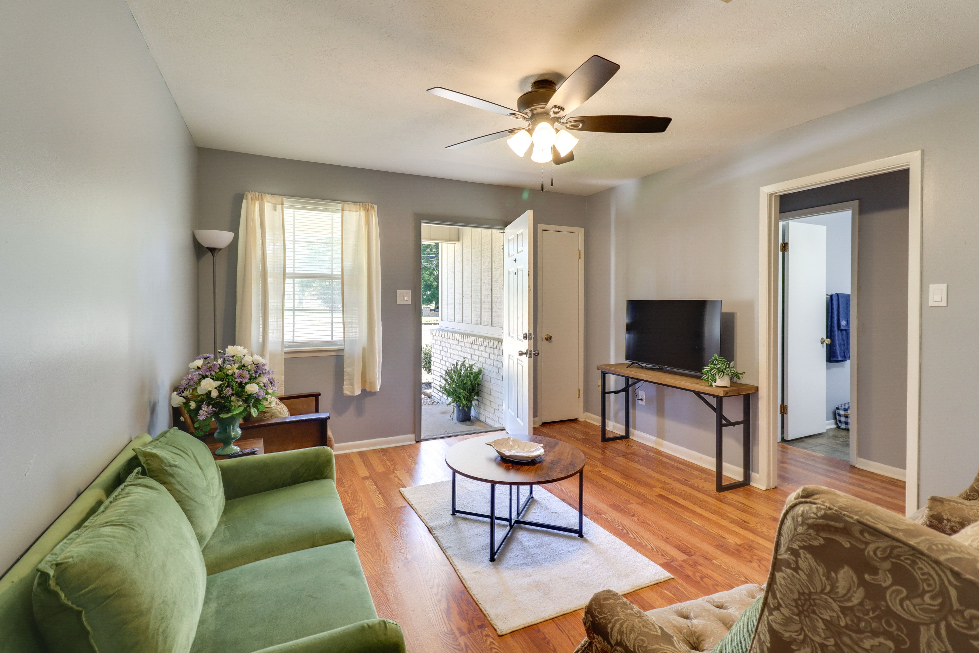 Brookhaven Vacation Rental | 3BR | 1BA | 722 Sq Ft | 2 Small Steps to Enter