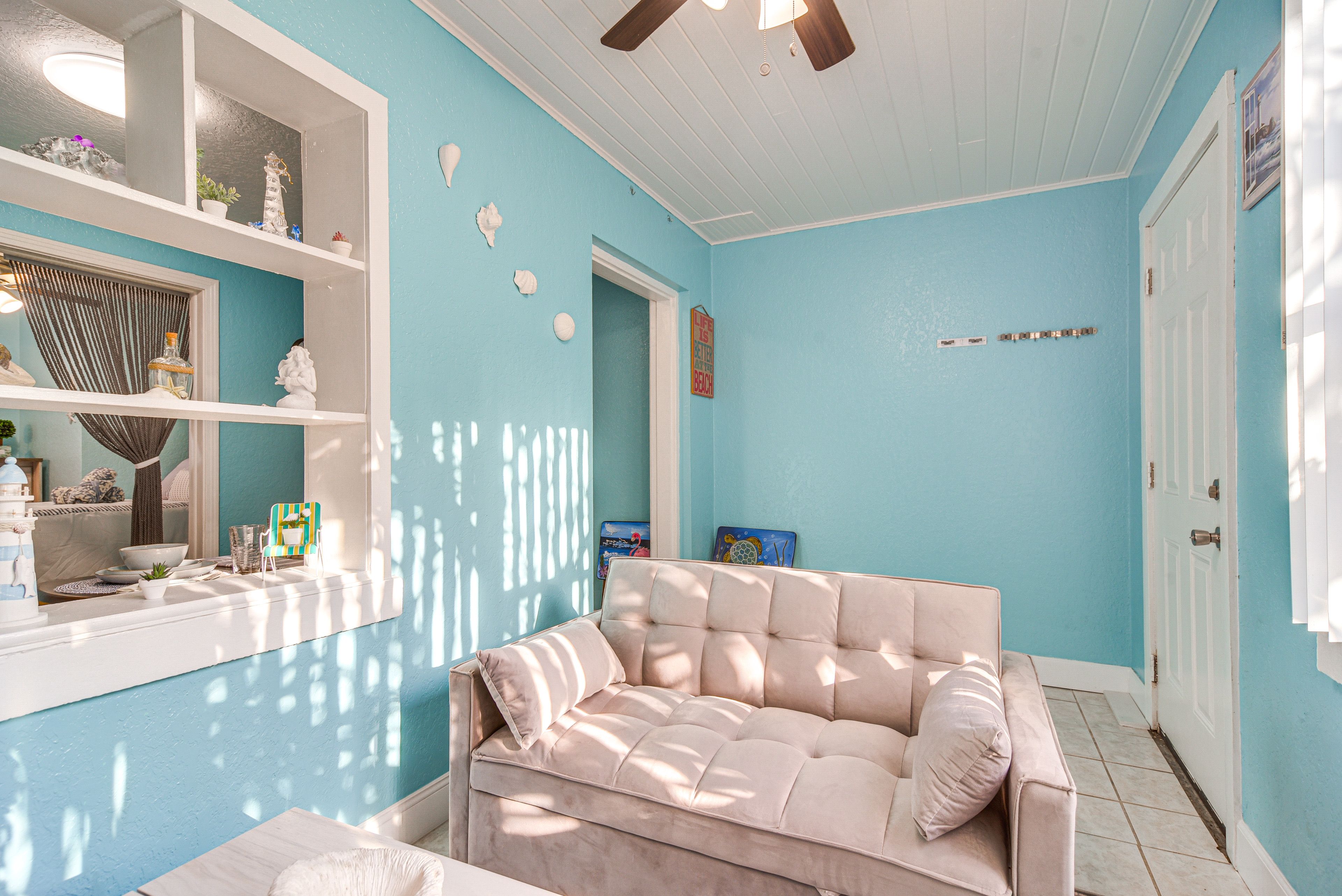 Living Room | Futon | Smart TV