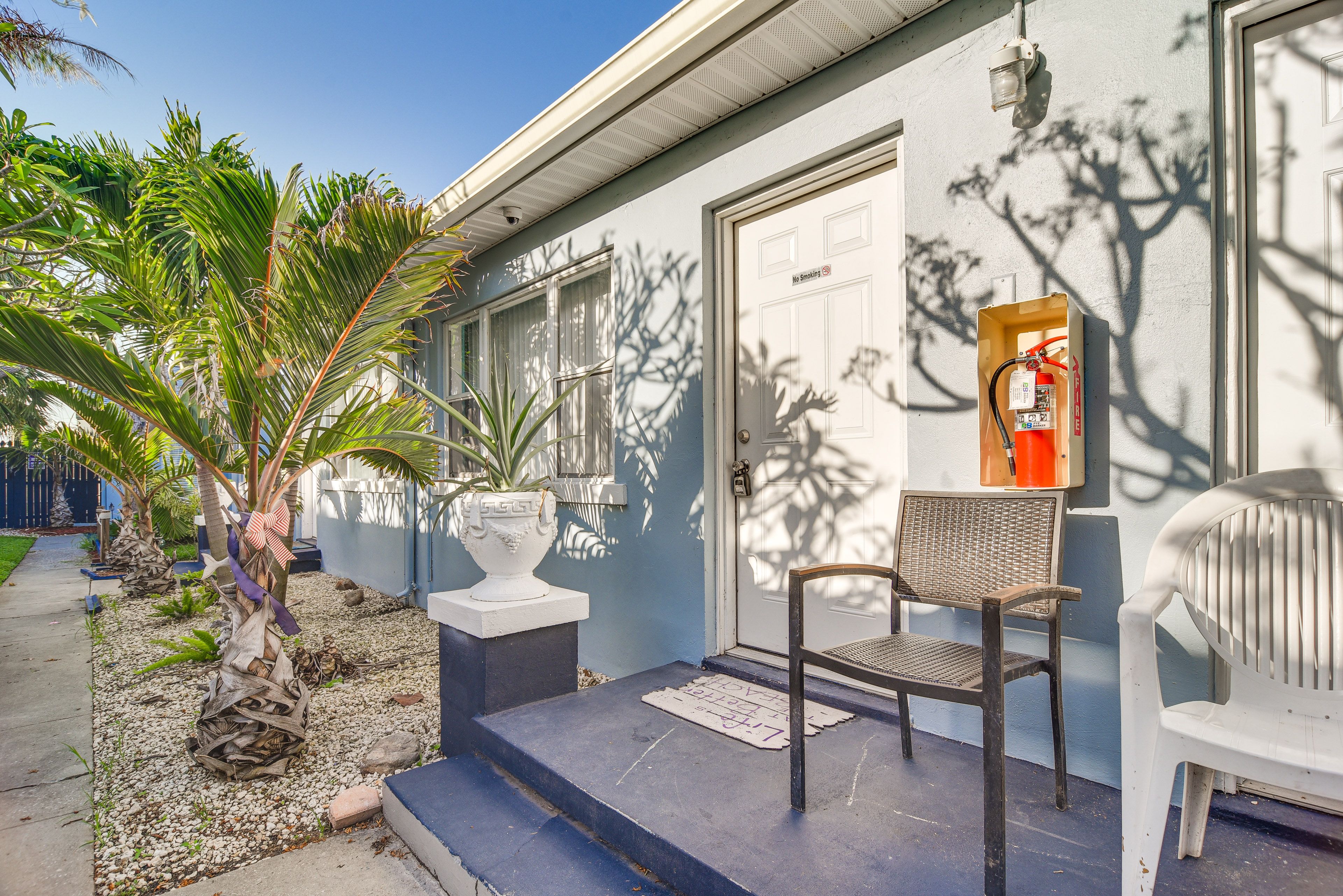 Unit Entrance | Shared Yard