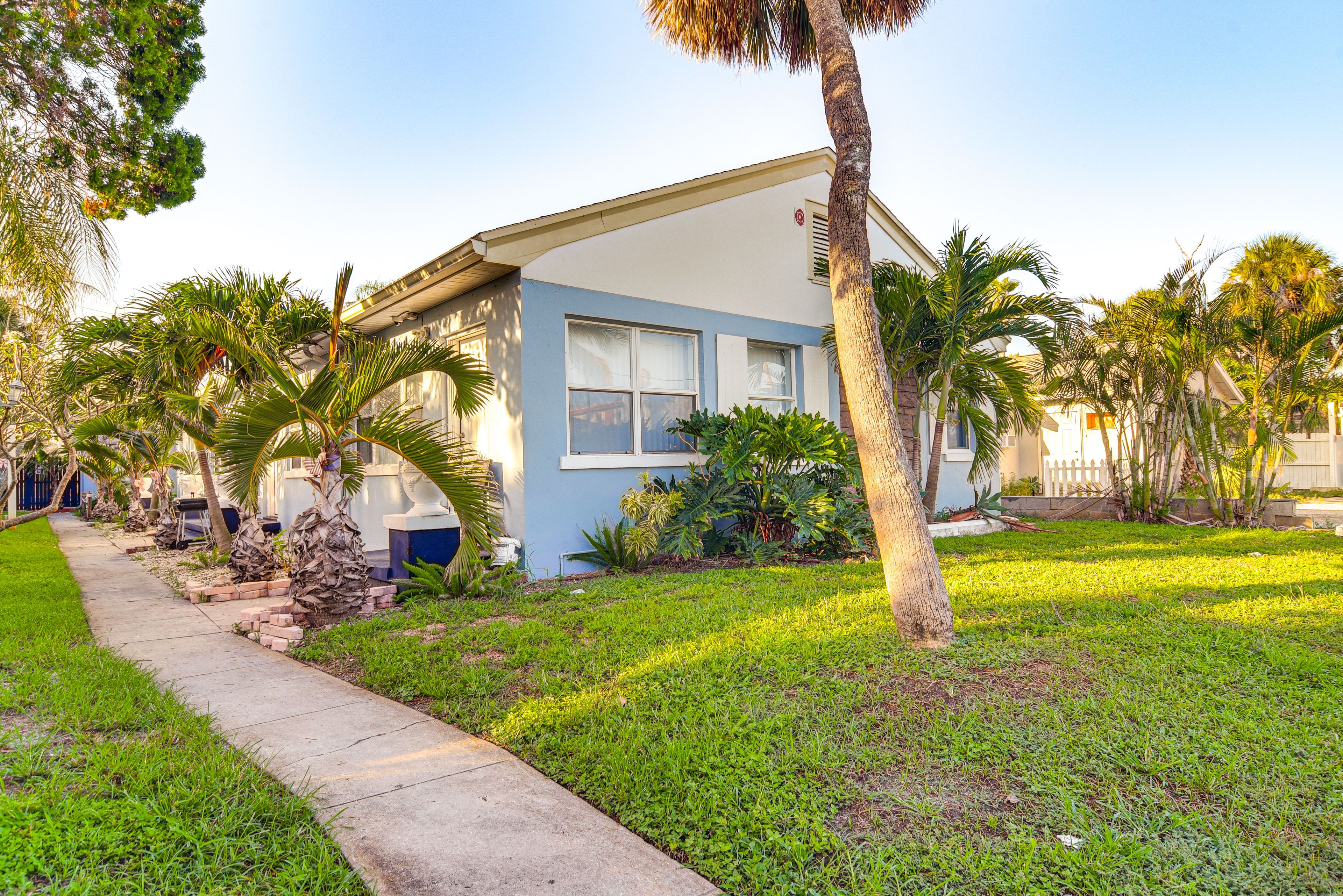 Property Exterior | Free Street Parking (First-Come, First-Served)