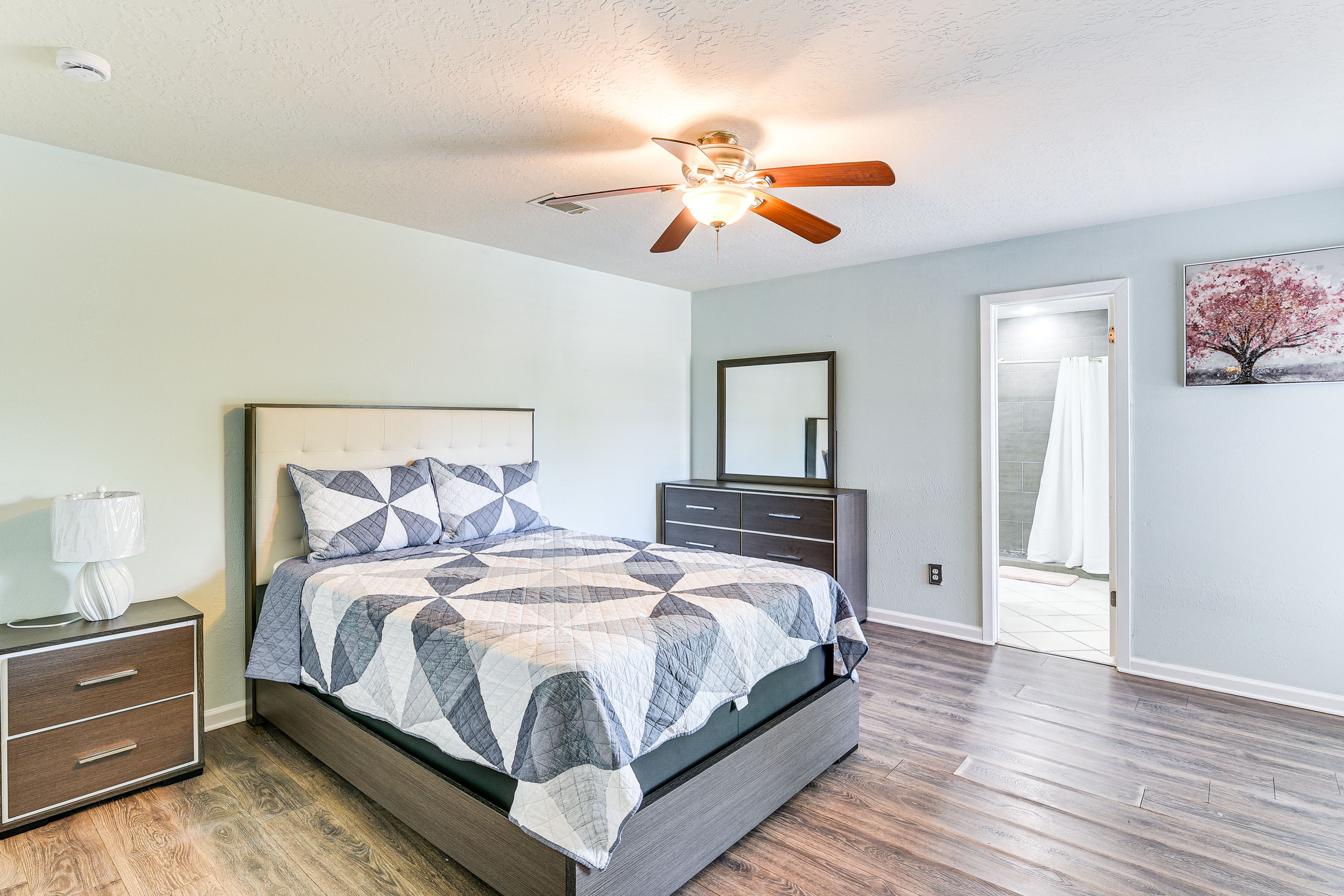 Bedroom 1 | Queen Bed | Linens Provided | En-Suite Bathroom