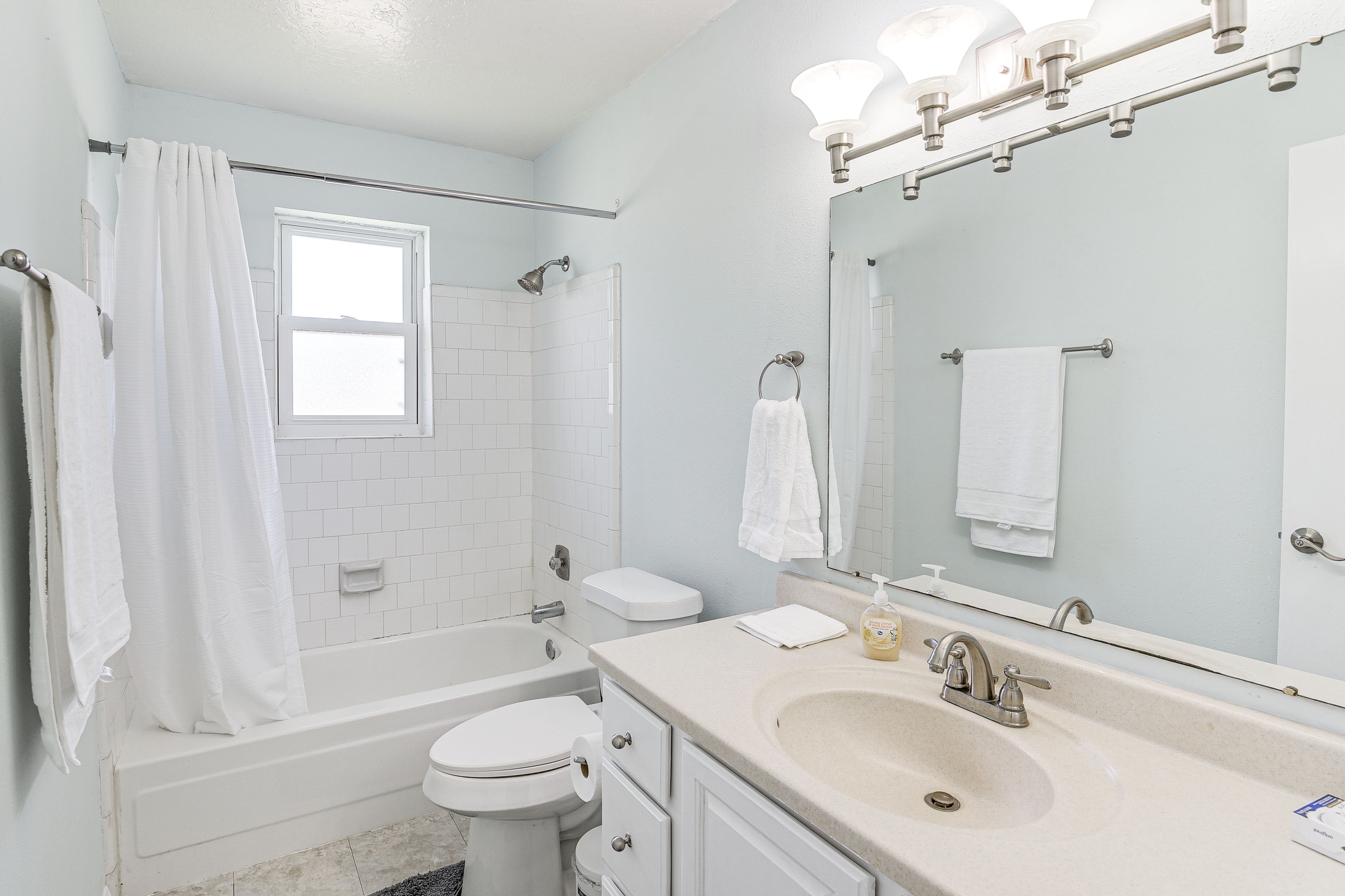 Full Bathroom