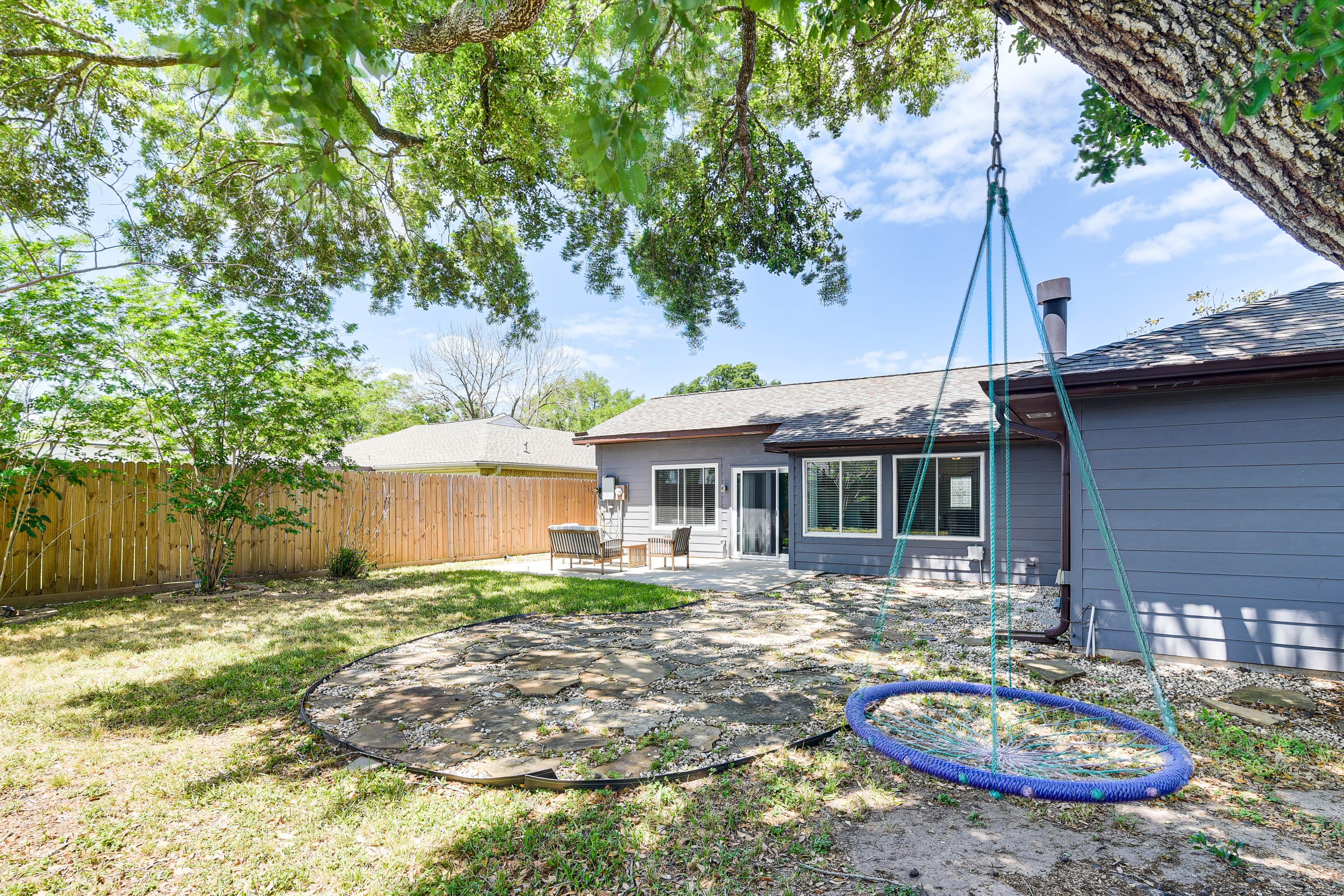 Fenced Backyard | Fire Pit | Tree Swing