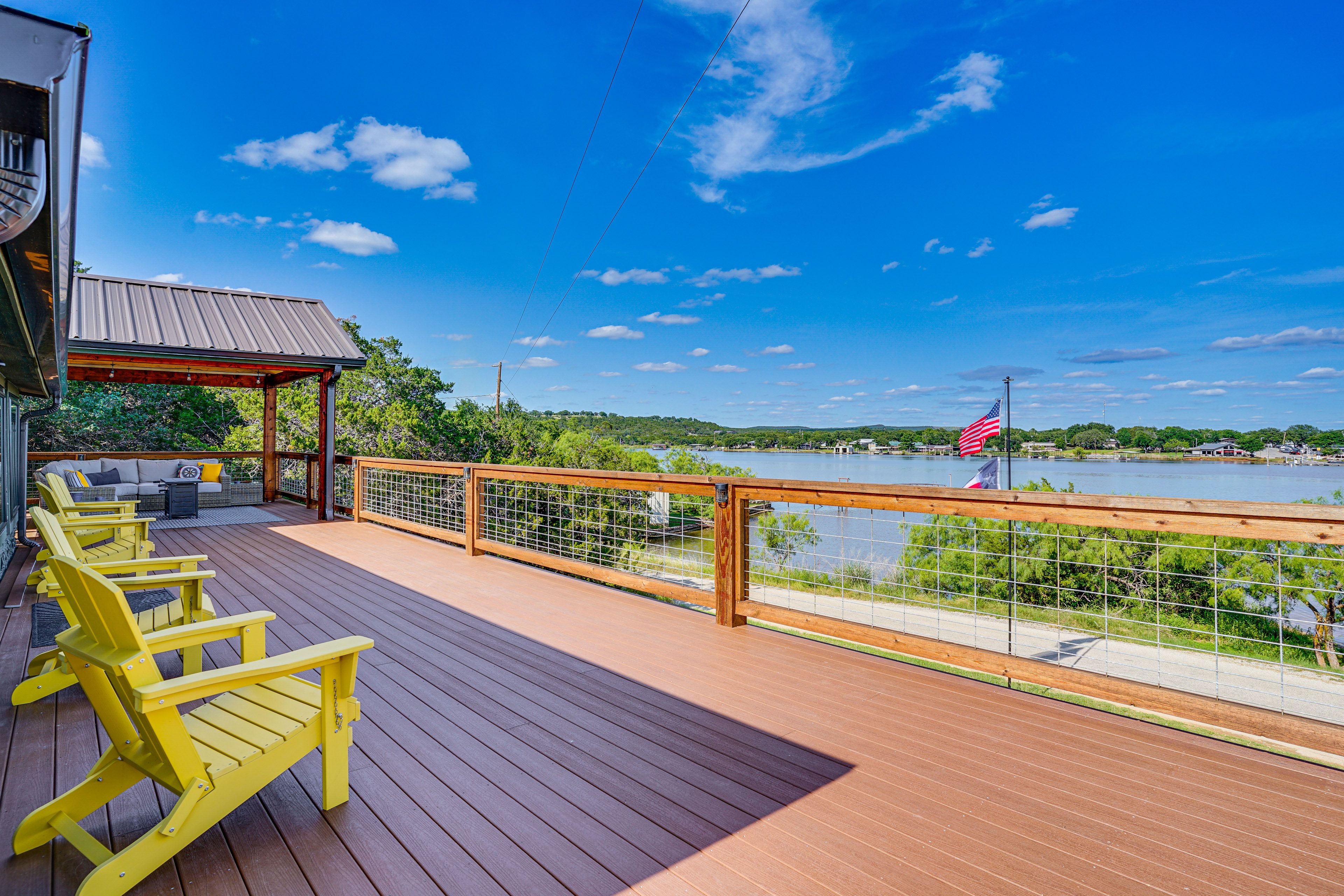 Wraparound Deck | Gas Grill | Gas Fire Pit Table | Outdoor Dining Area