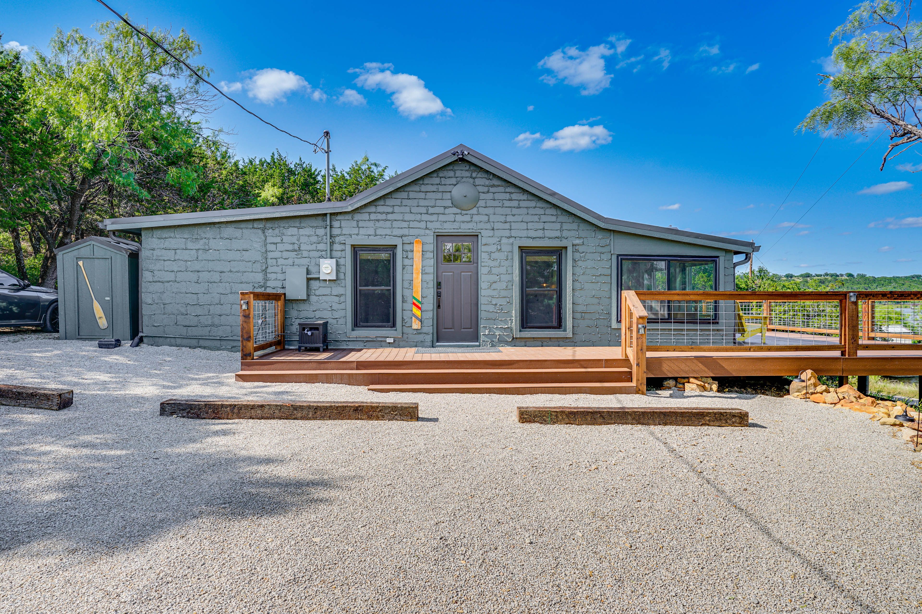 Exterior | Parking | Driveway (4 Vehicles)