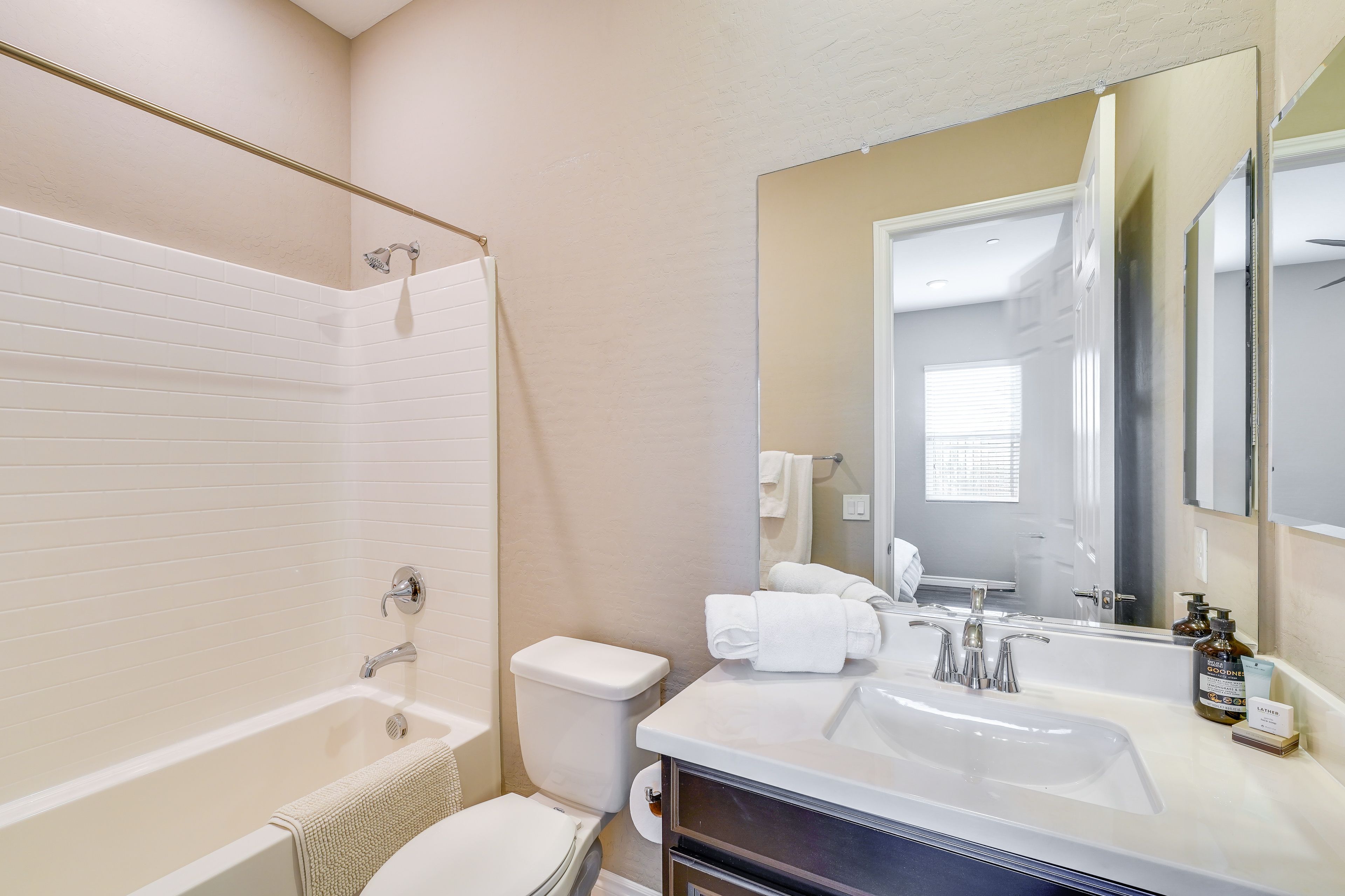 Full Bathroom