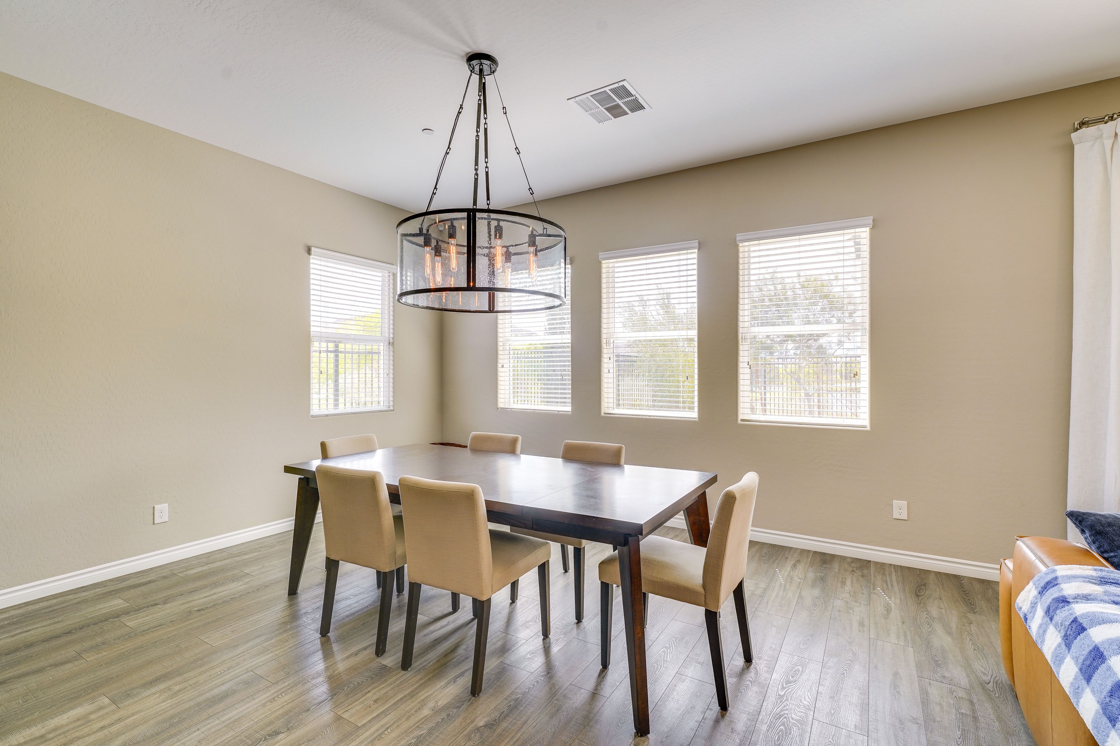 Dining Area | Dishware/Flatware Provided