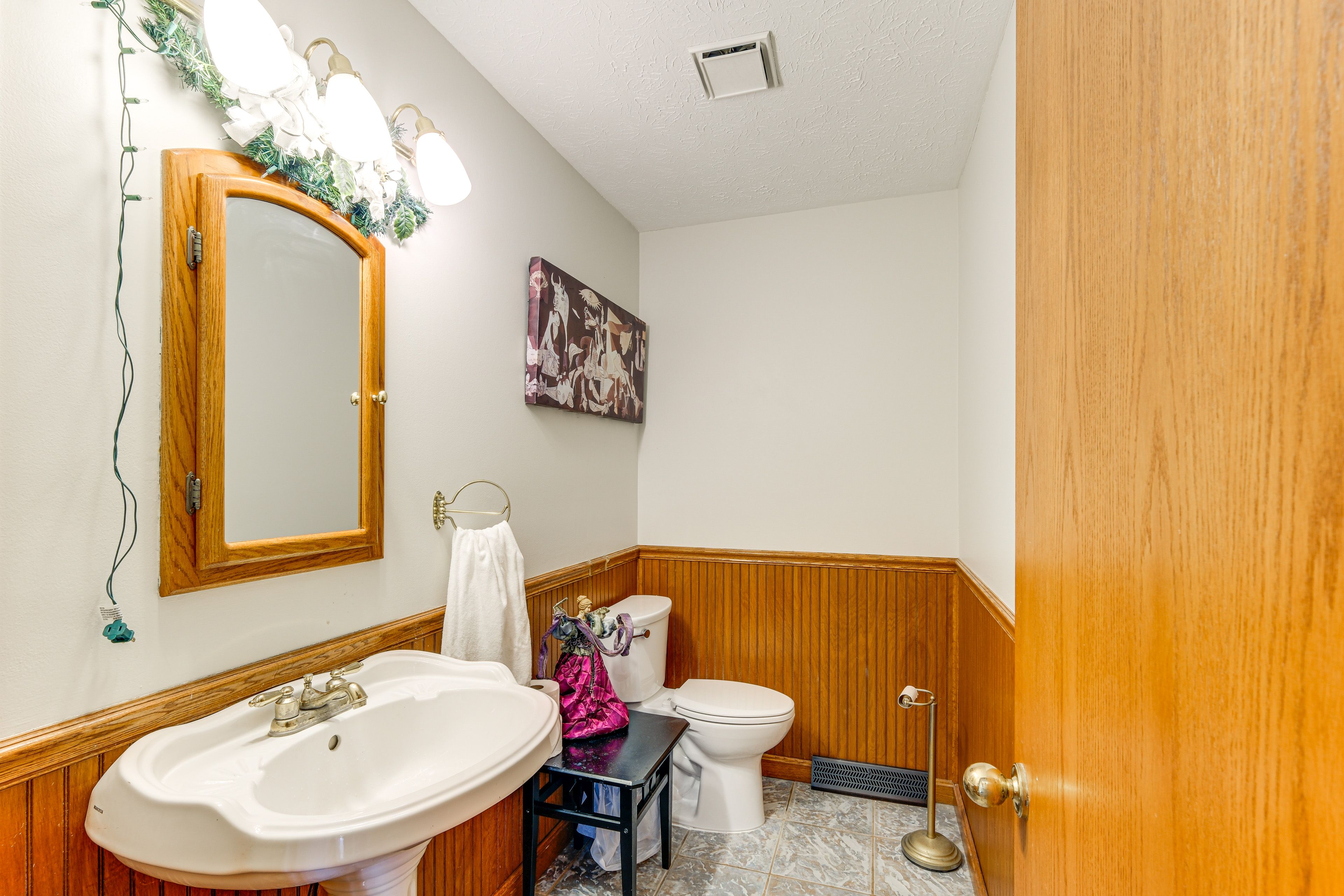 Half Bathroom | 1st Floor