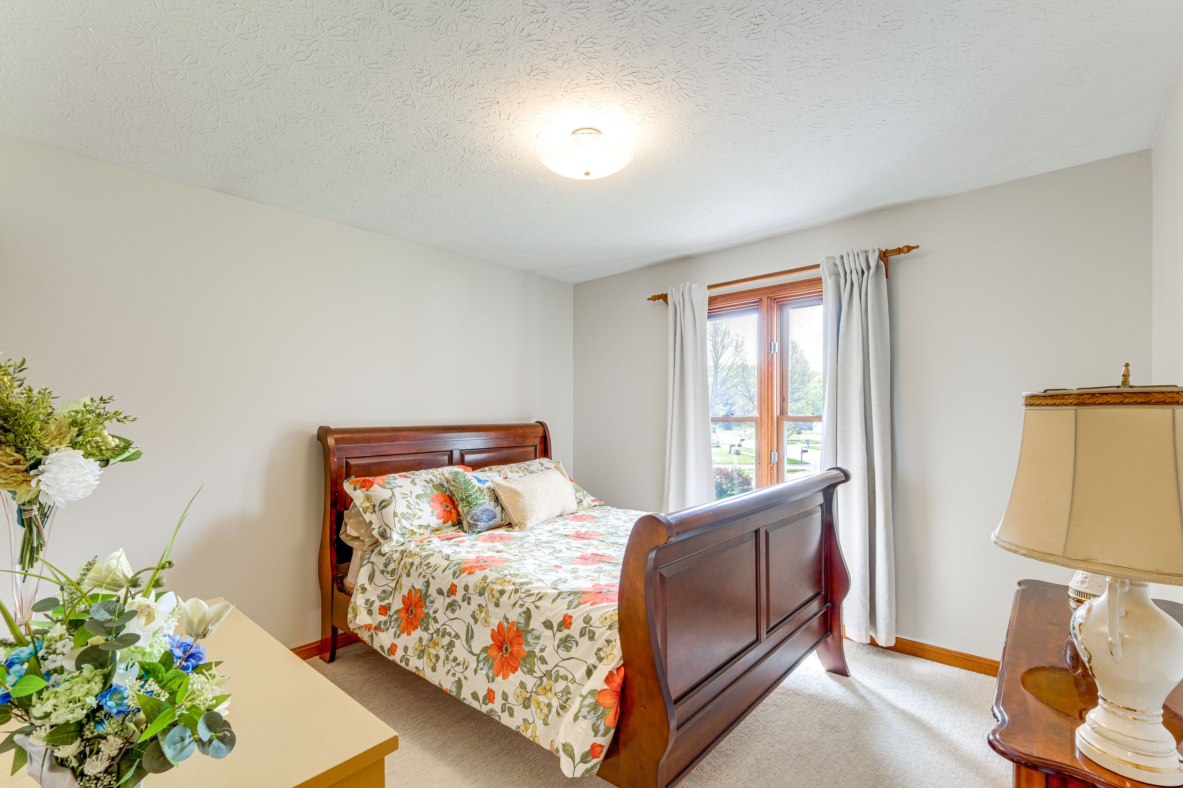 Bedroom 2 | 2nd Floor | Queen Bed