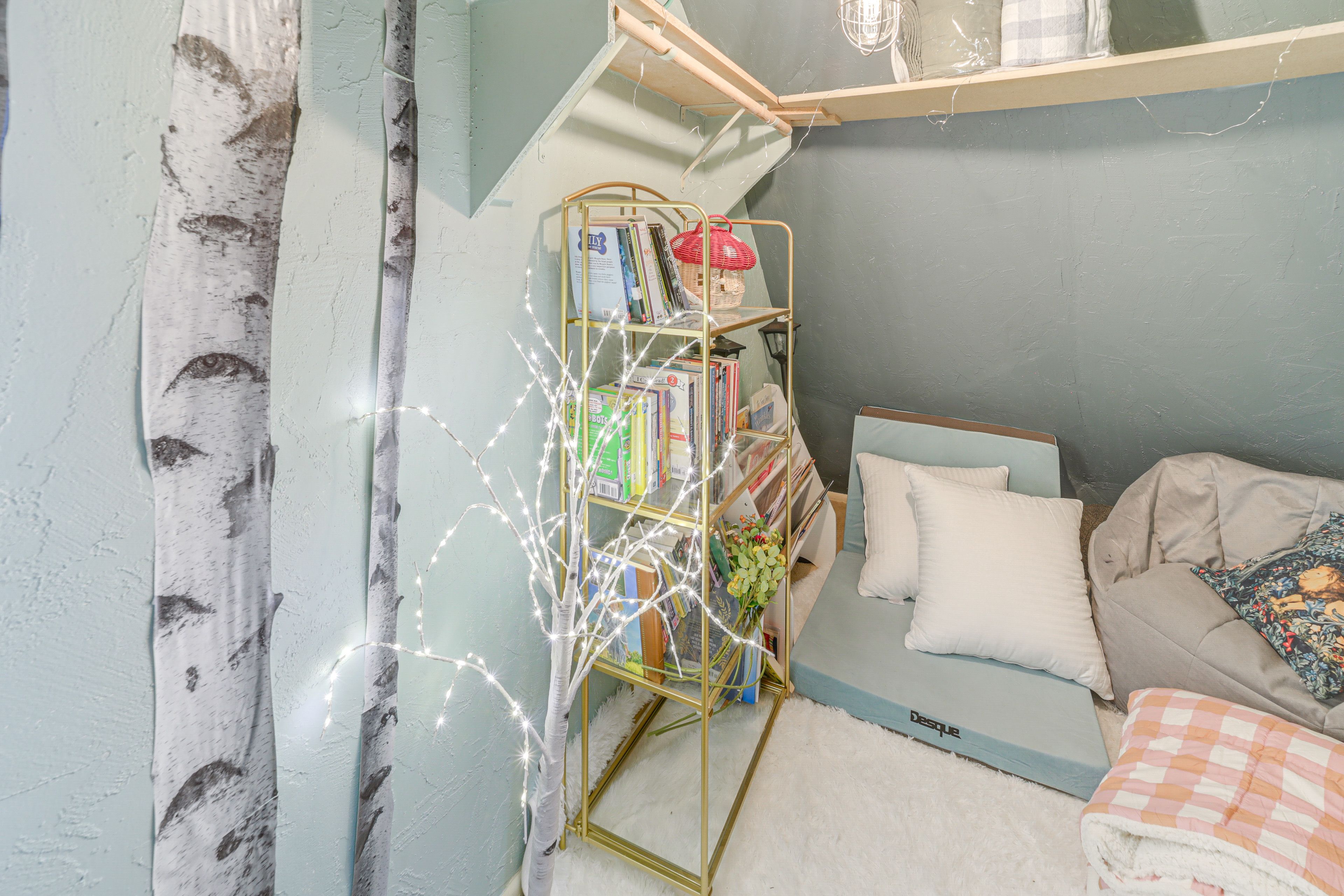 Narnia Closet | 2nd Floor