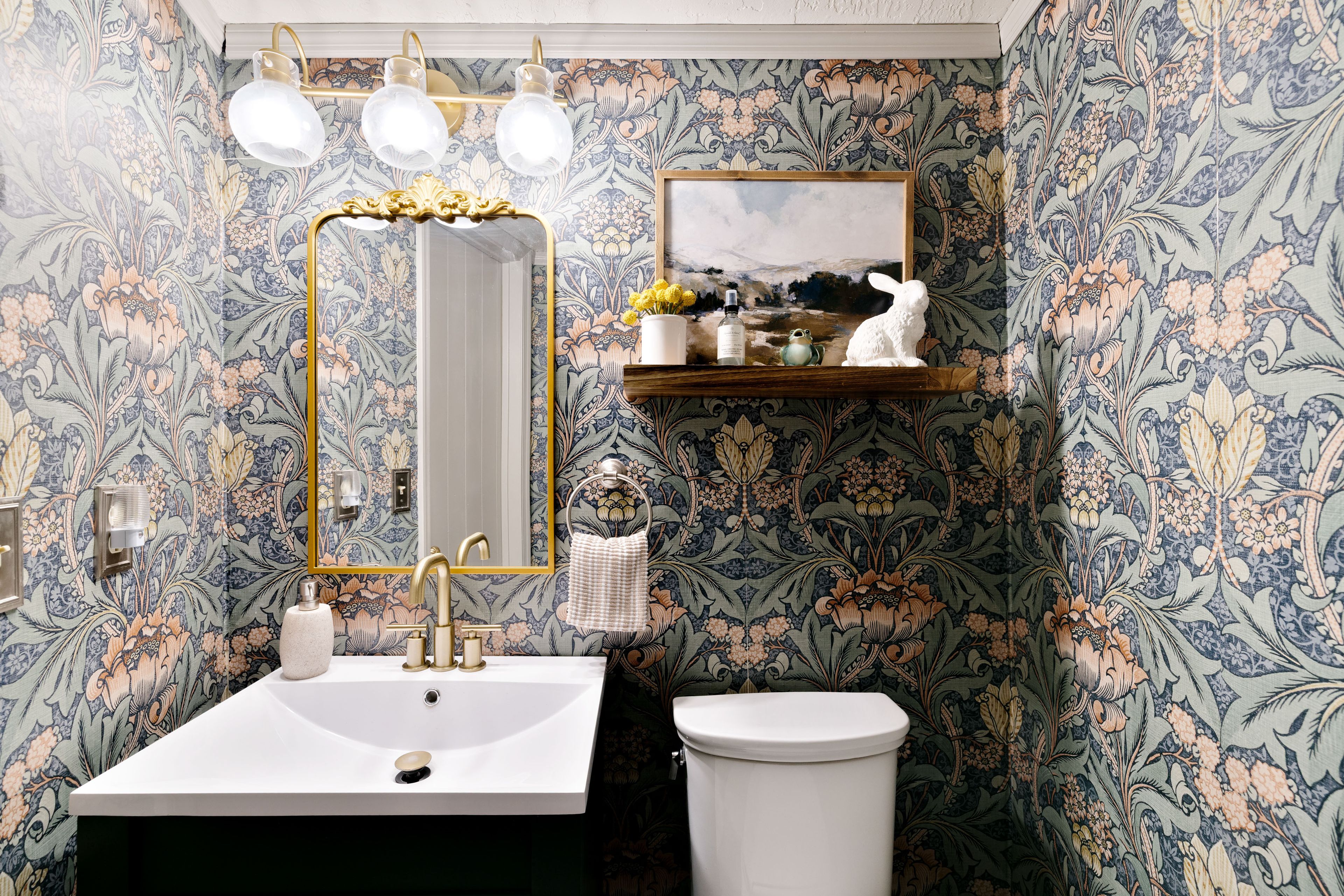 Half Bathroom | 1st Floor