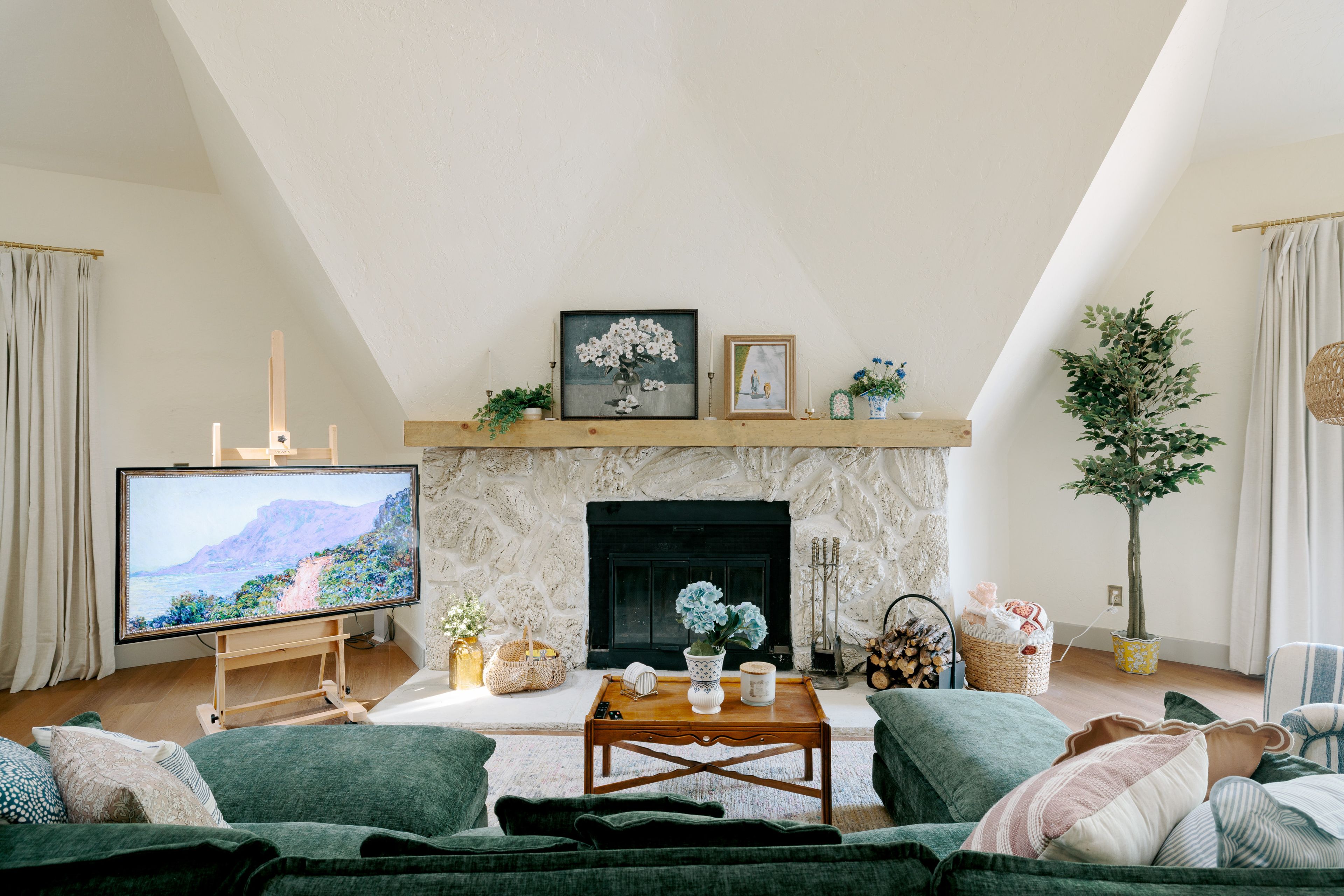 Living Room | 1st Floor | Free WiFi | Central A/C & Heating | Fireplace