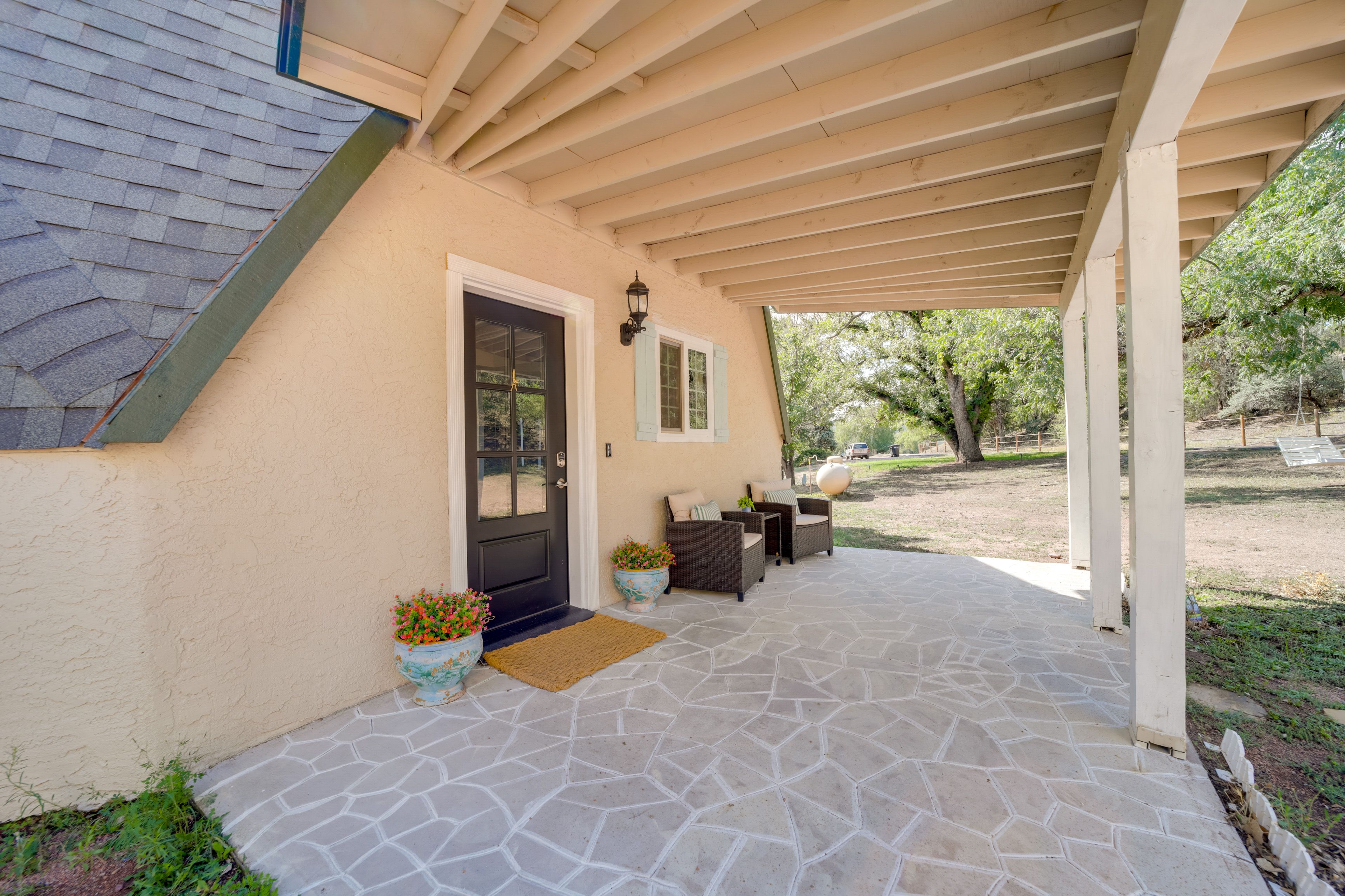 Covered Porch | Entry