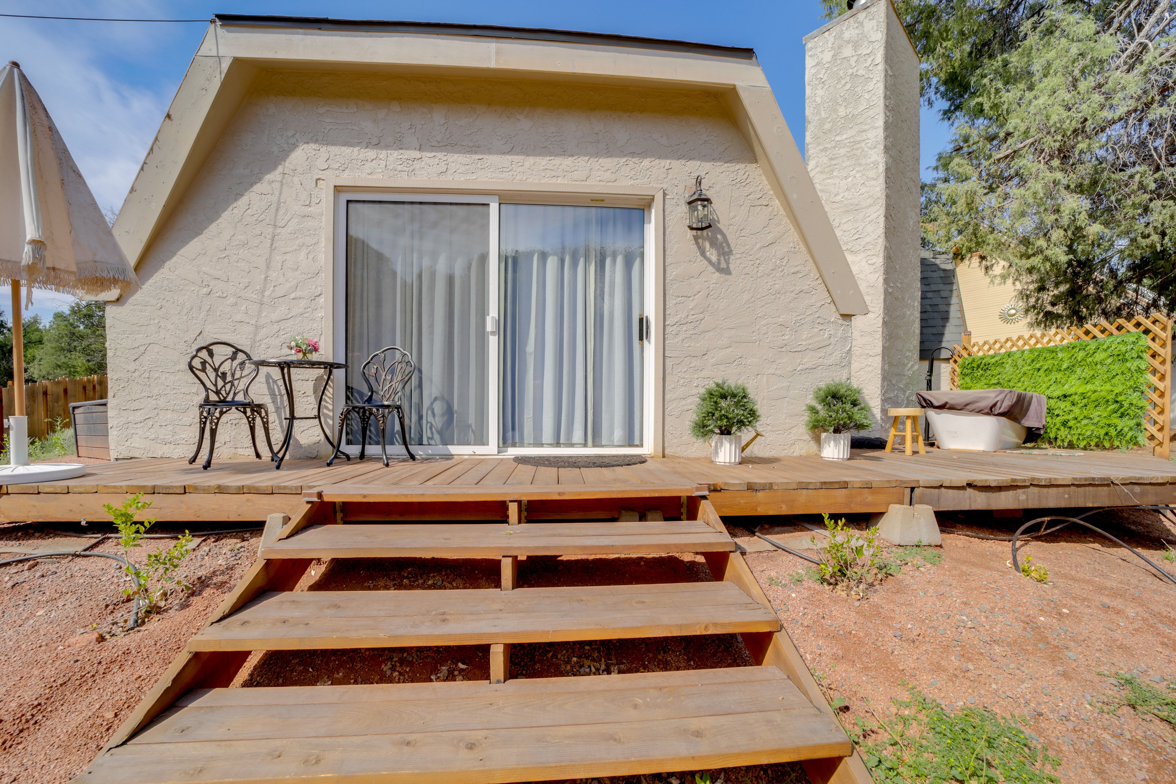 Deck w/ Bistro Table & Soaking Tub