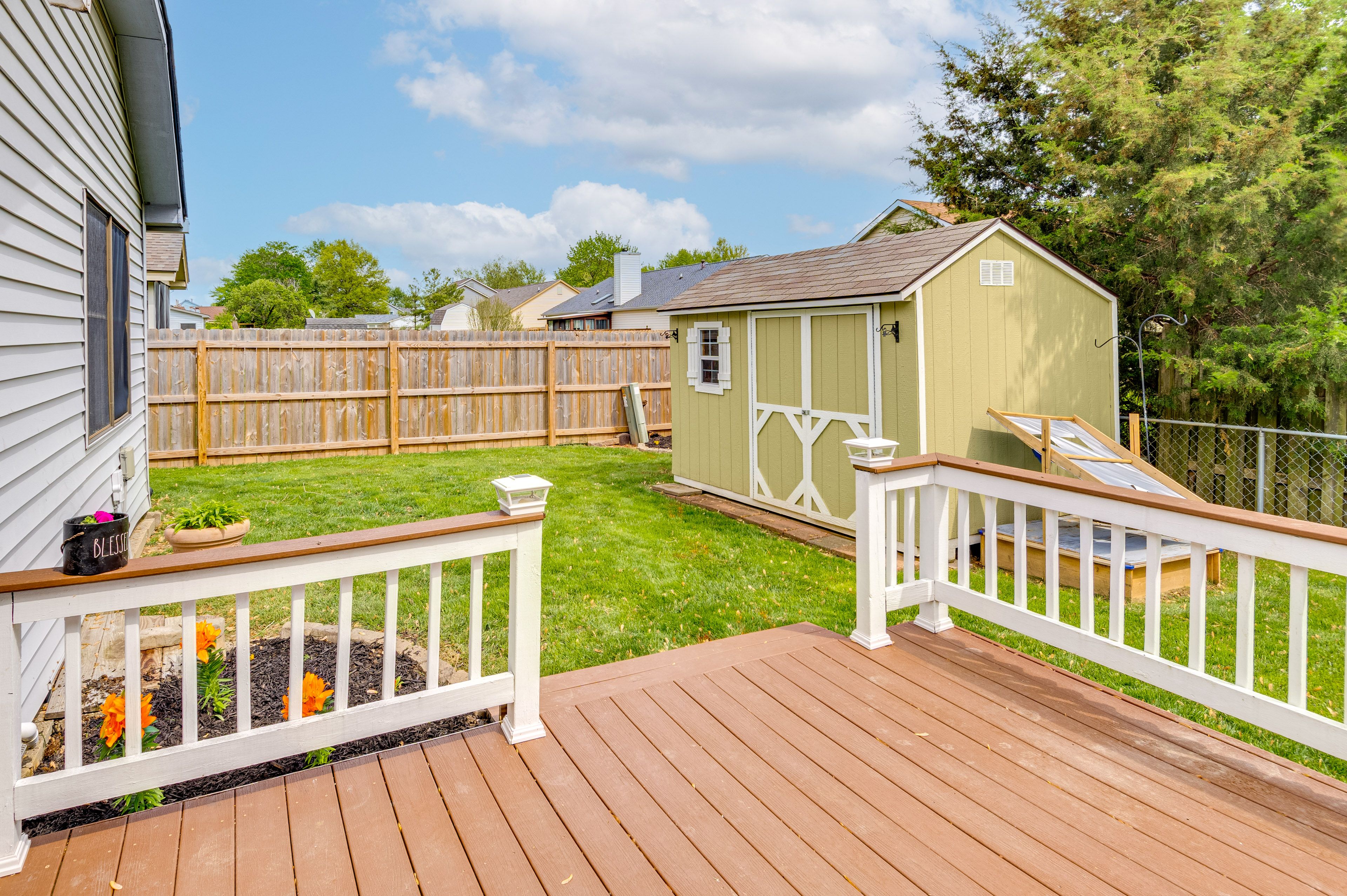 Deck | Spacious Yard