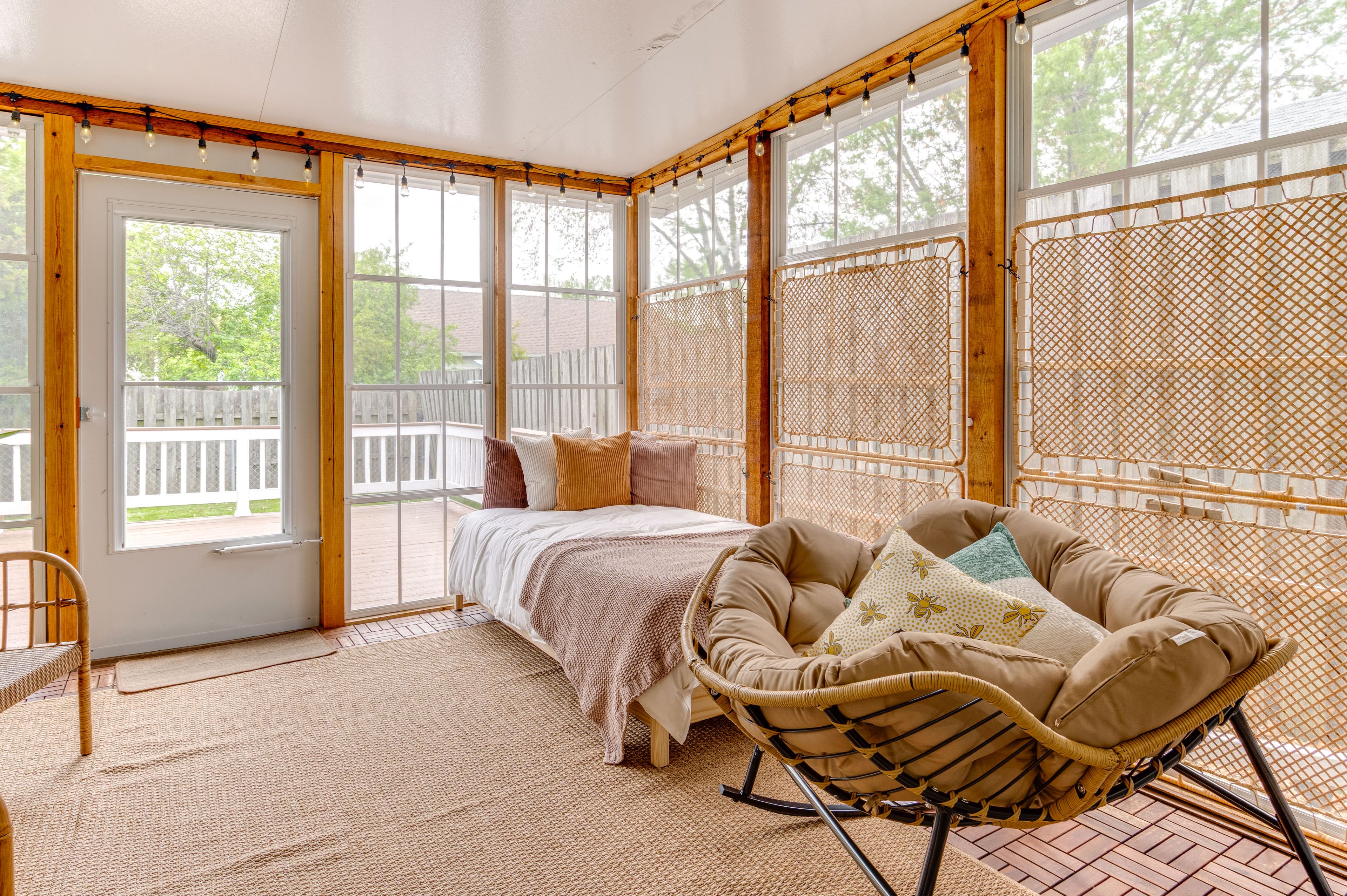 Sunroom | 2 Twin Beds | 2 Yoga Mats