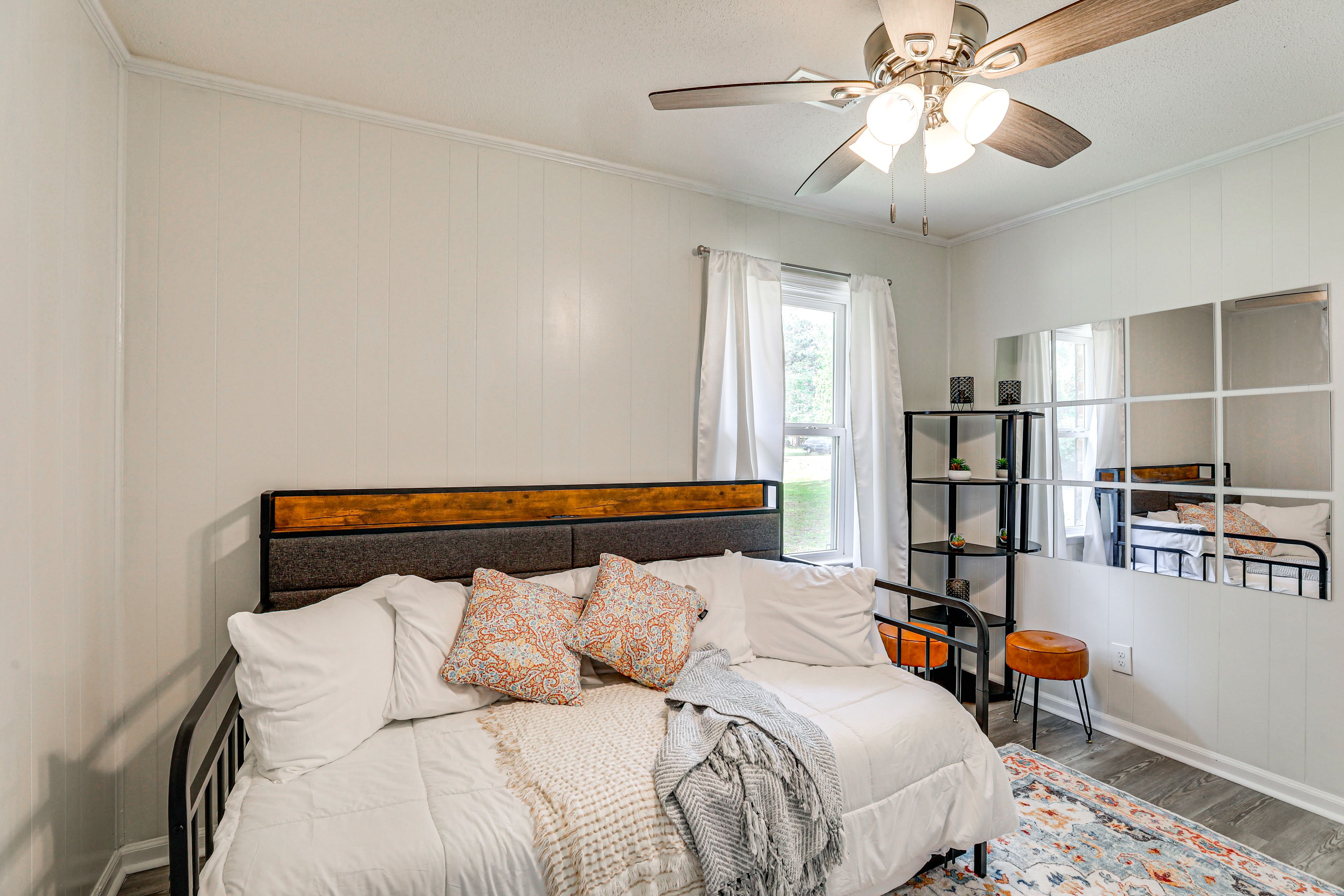 Bedroom 2 | Twin Bed w/ Twin Trundle | Smart TV