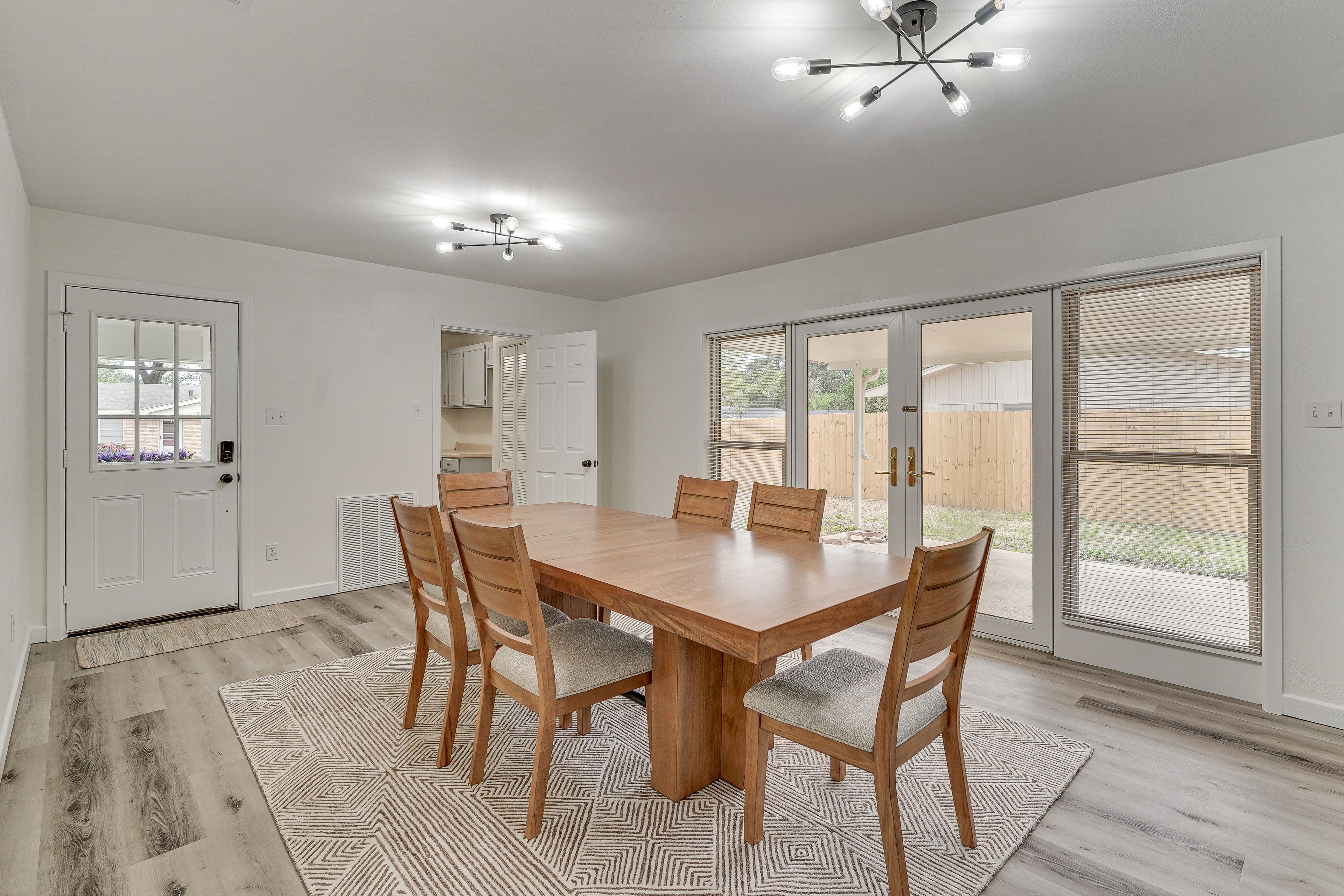 Dining Room | Dishware & Flatware