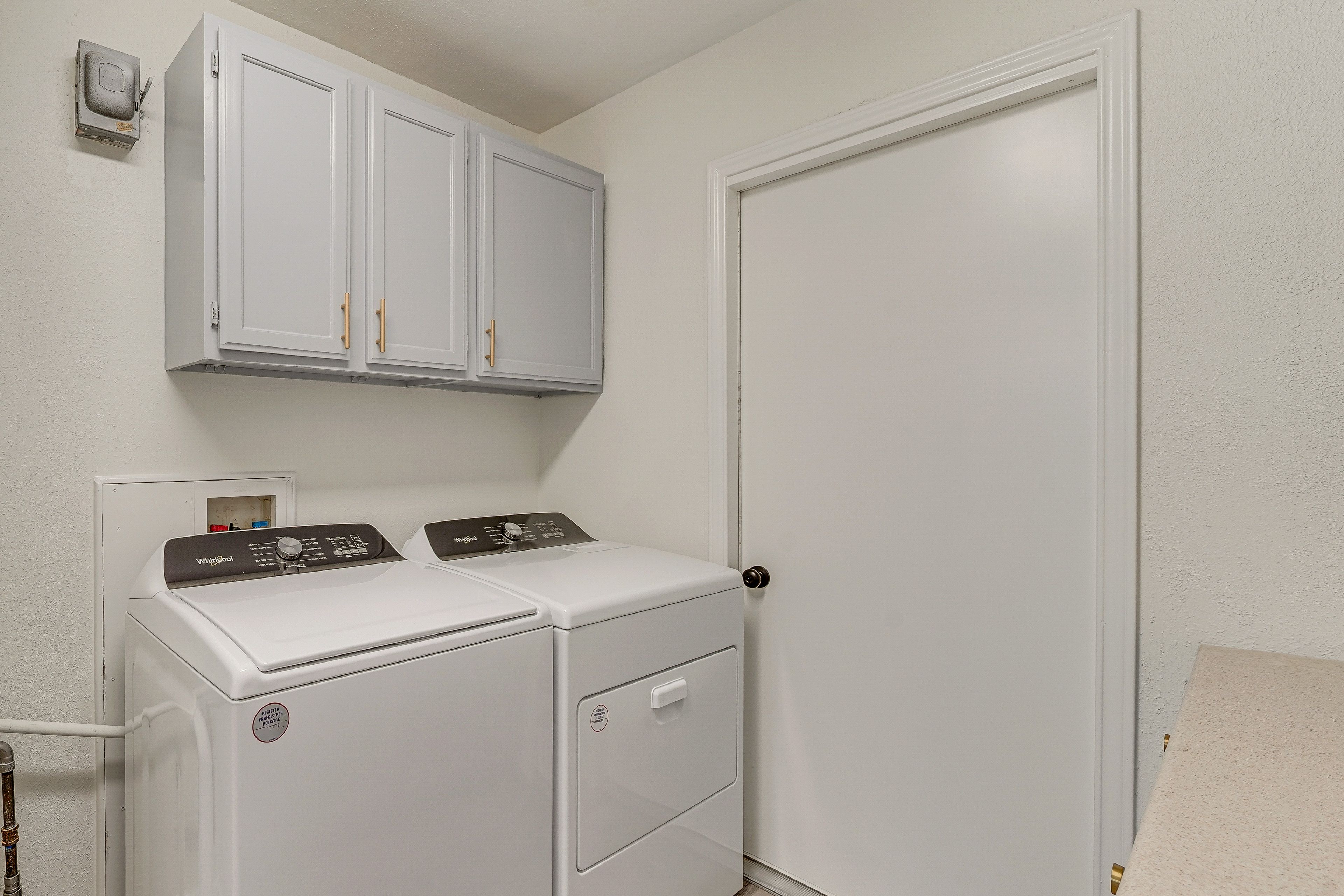 Laundry Room | Washer & Dryer