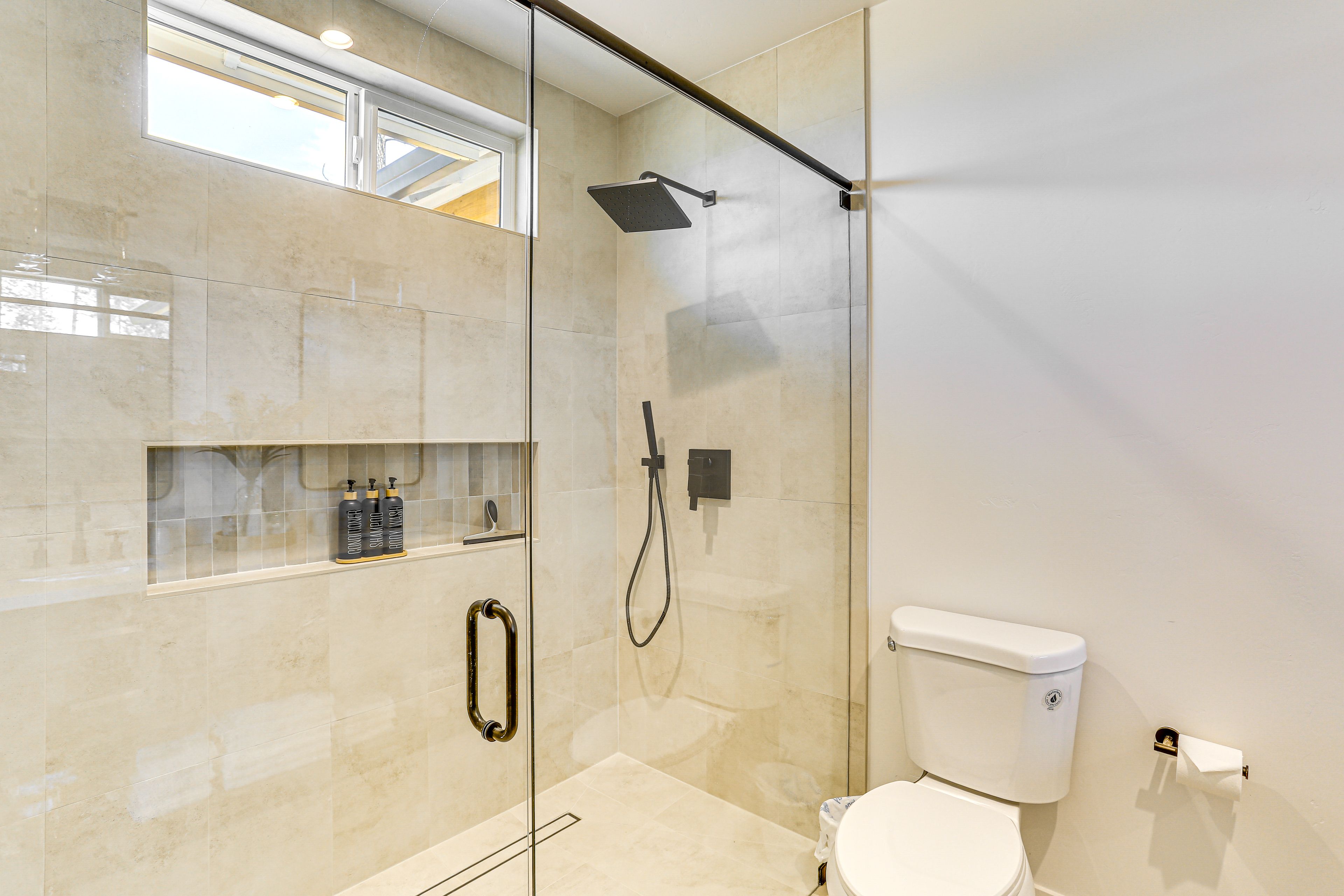 Full Bath | Towels | Hair Dryer