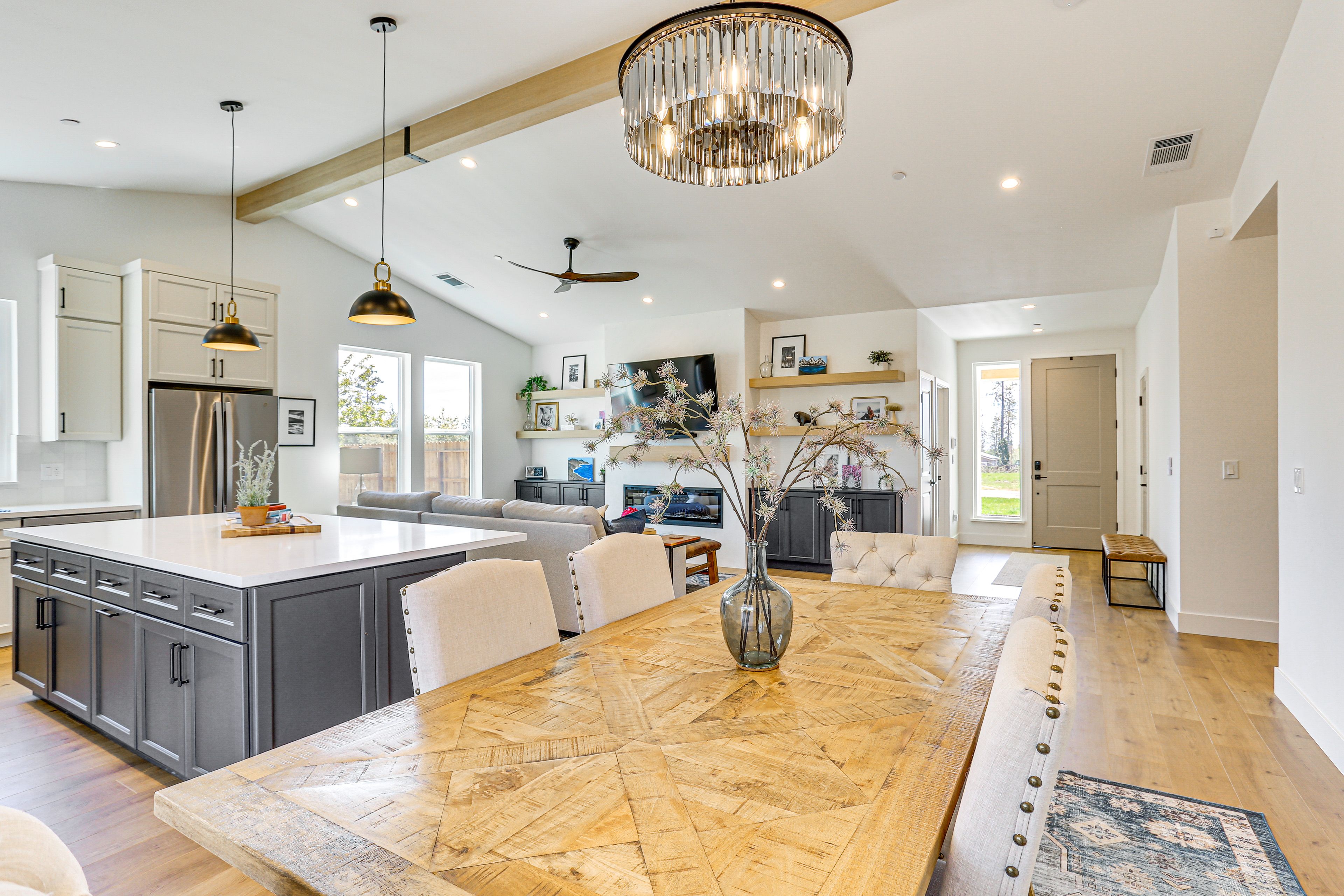Dining Area | Dishware & Flatware