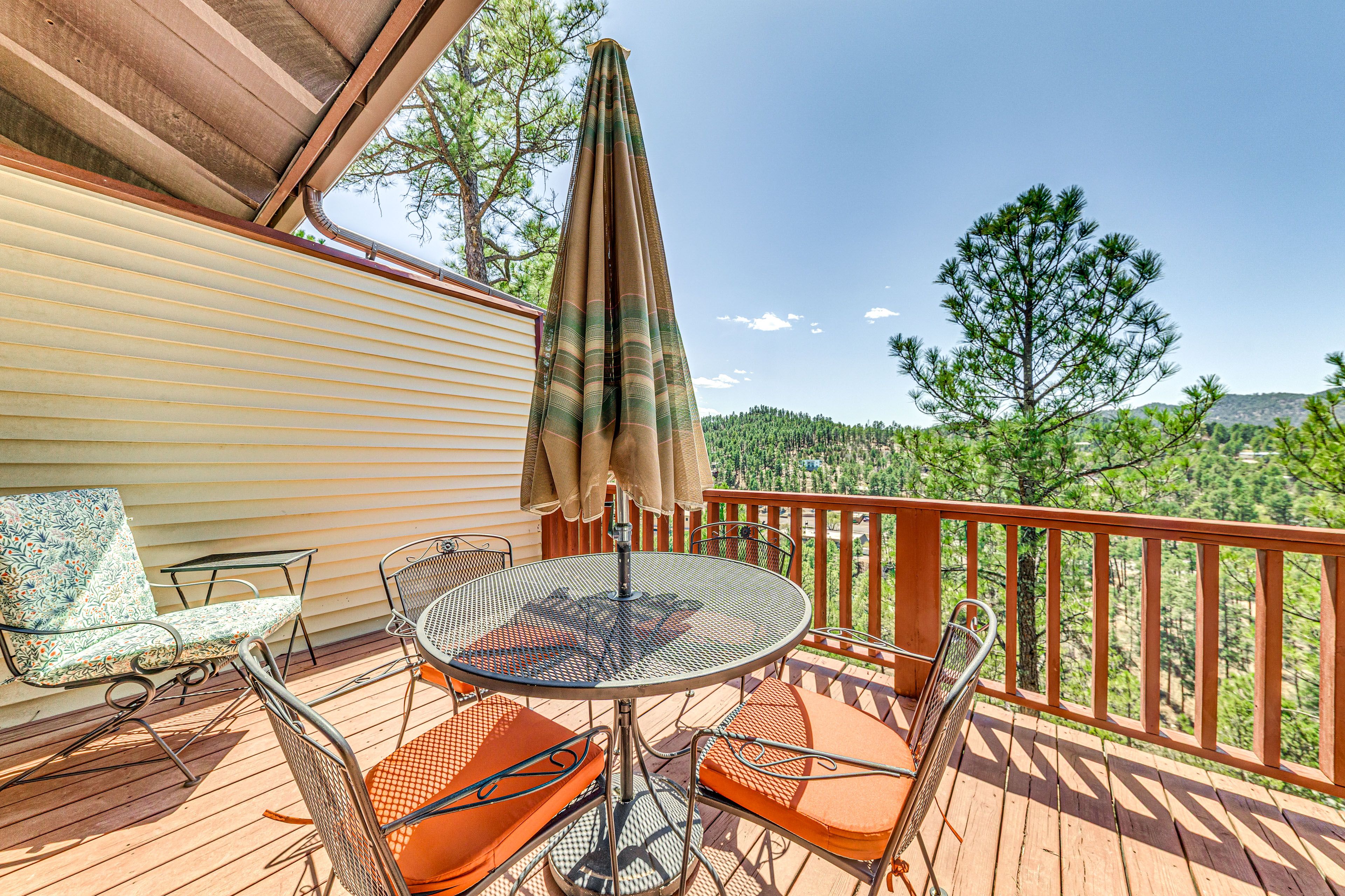 Ruidoso Vacation Rental | 2BR | 1.5BA | 1,000 Sq Ft | Small Step to Enter