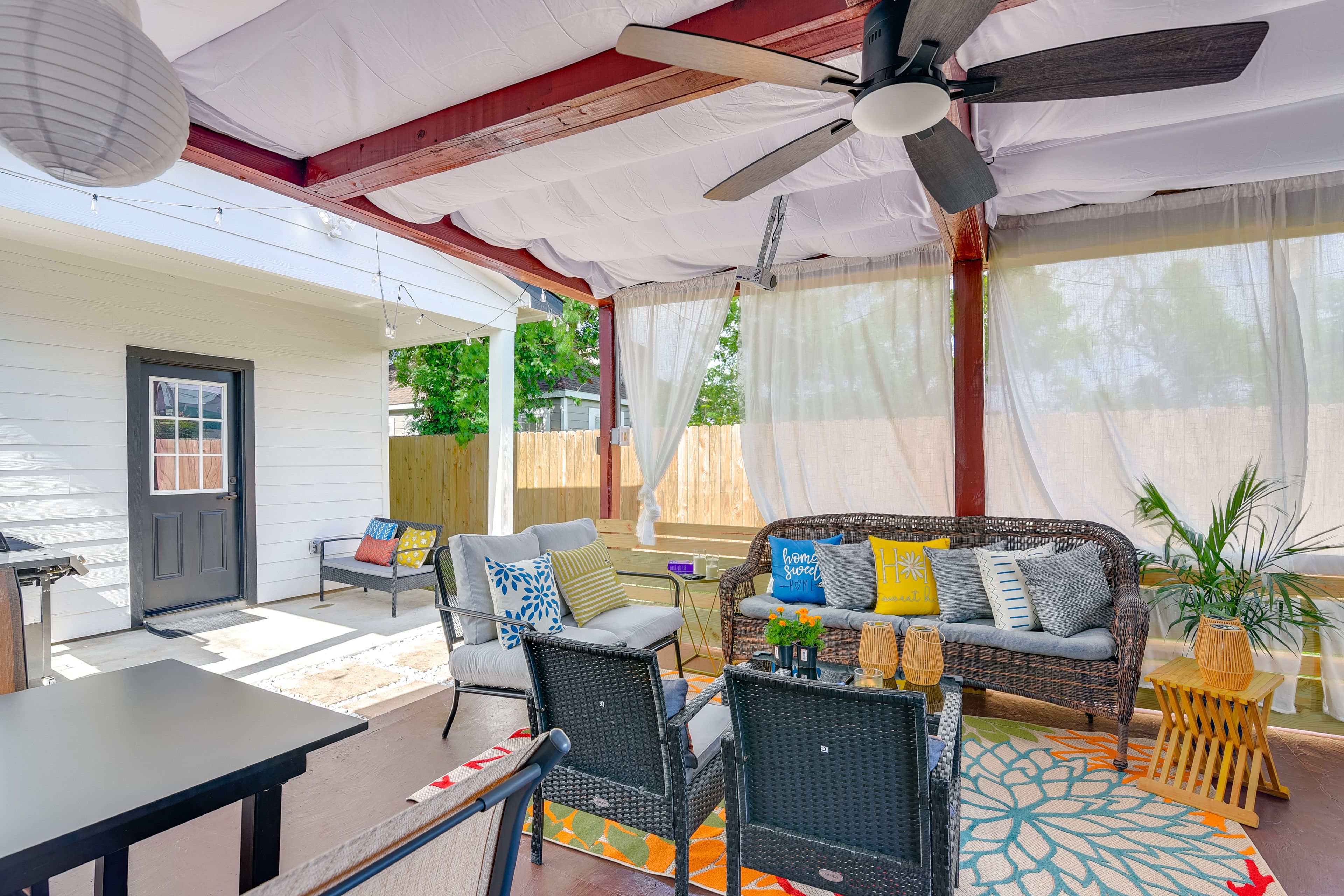 Houston Vacation Rental | 3BR | 2.5BA | 1 Step to Enter | 2,000 Sq Ft