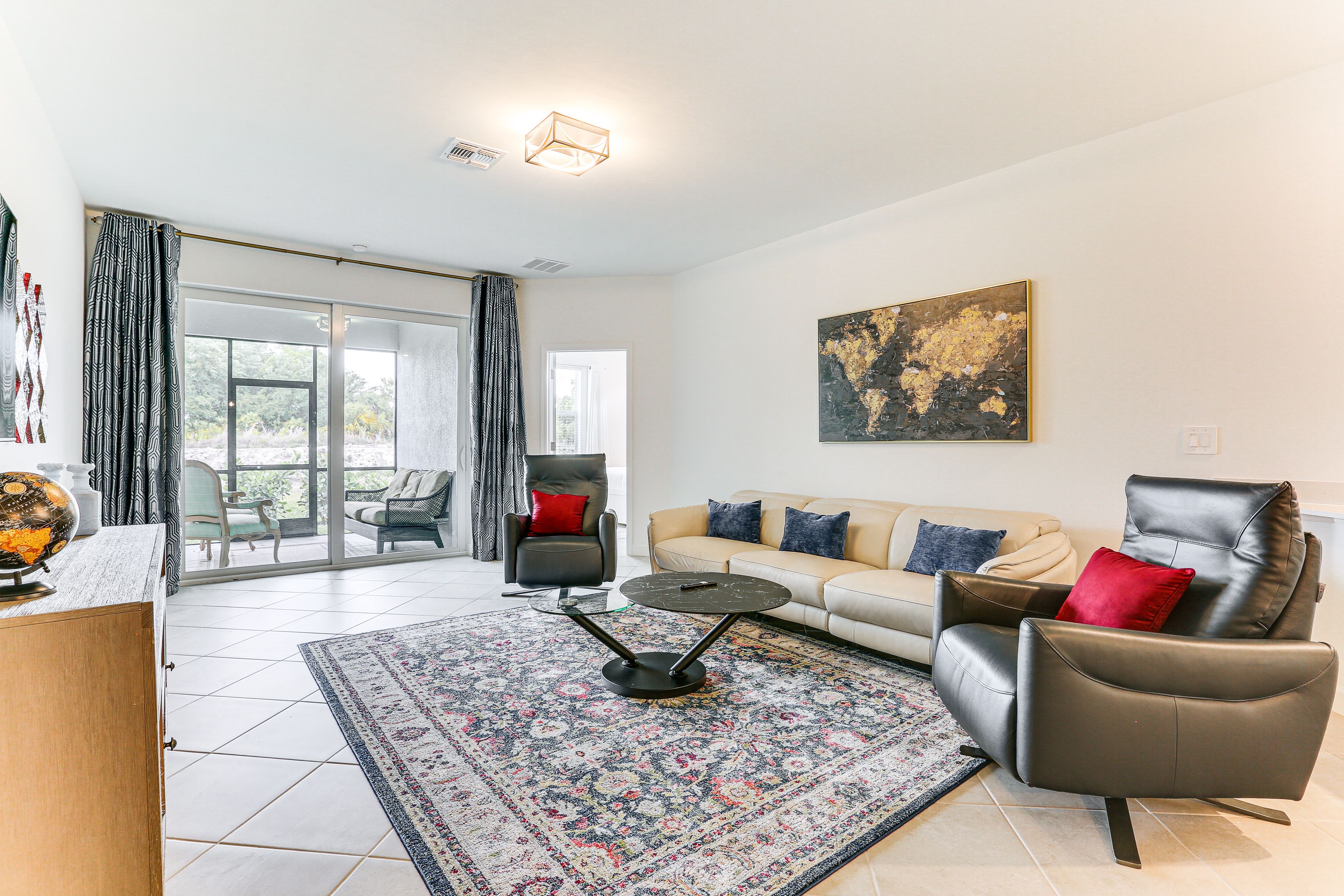 Living Room | Smart TV | Free WiFi