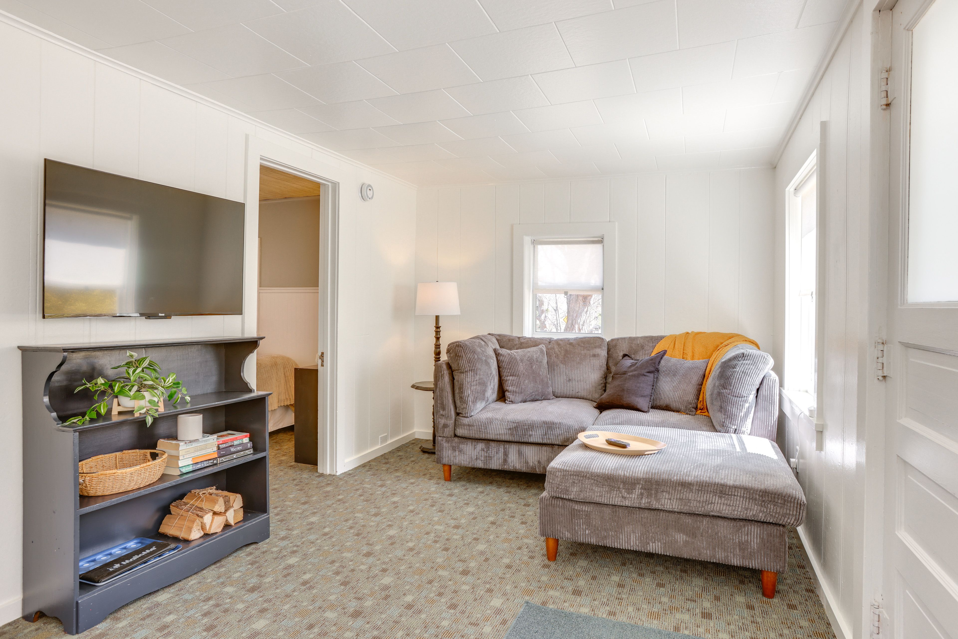 Living Room | Smart TV | Books | Board Games | Central Heating | Free WiFi