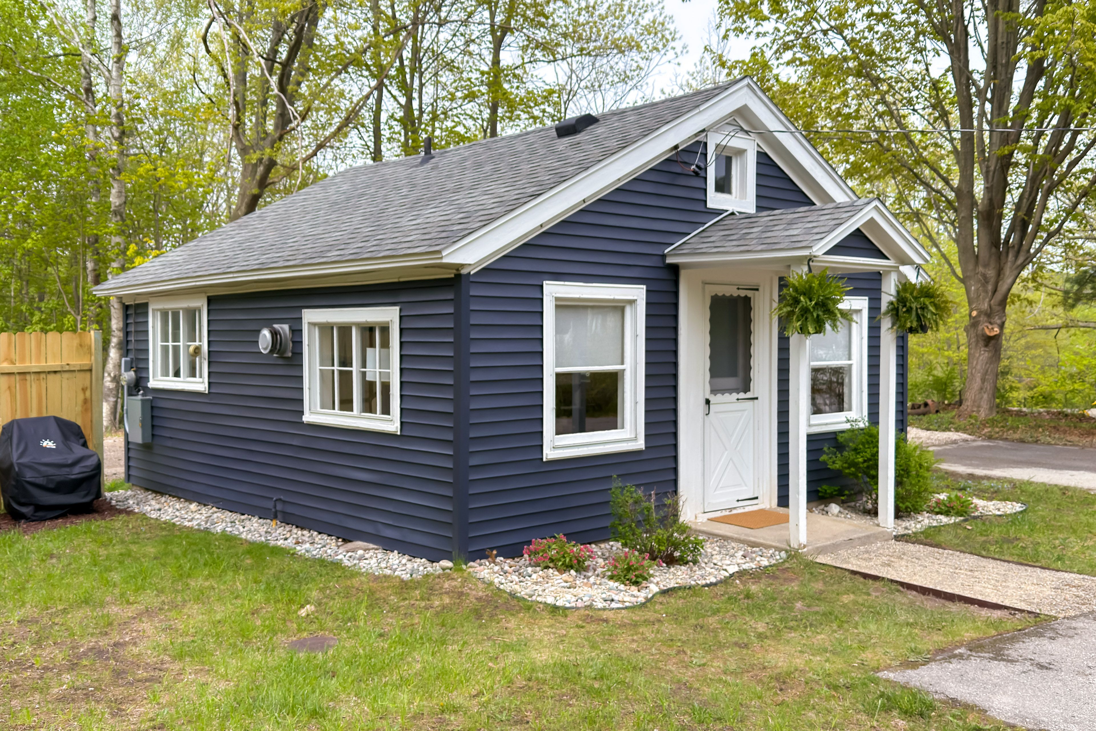 Frankfort Vacation Rental | 1BR | 1BA | 250 Sq Ft | 2 Steps to Enter