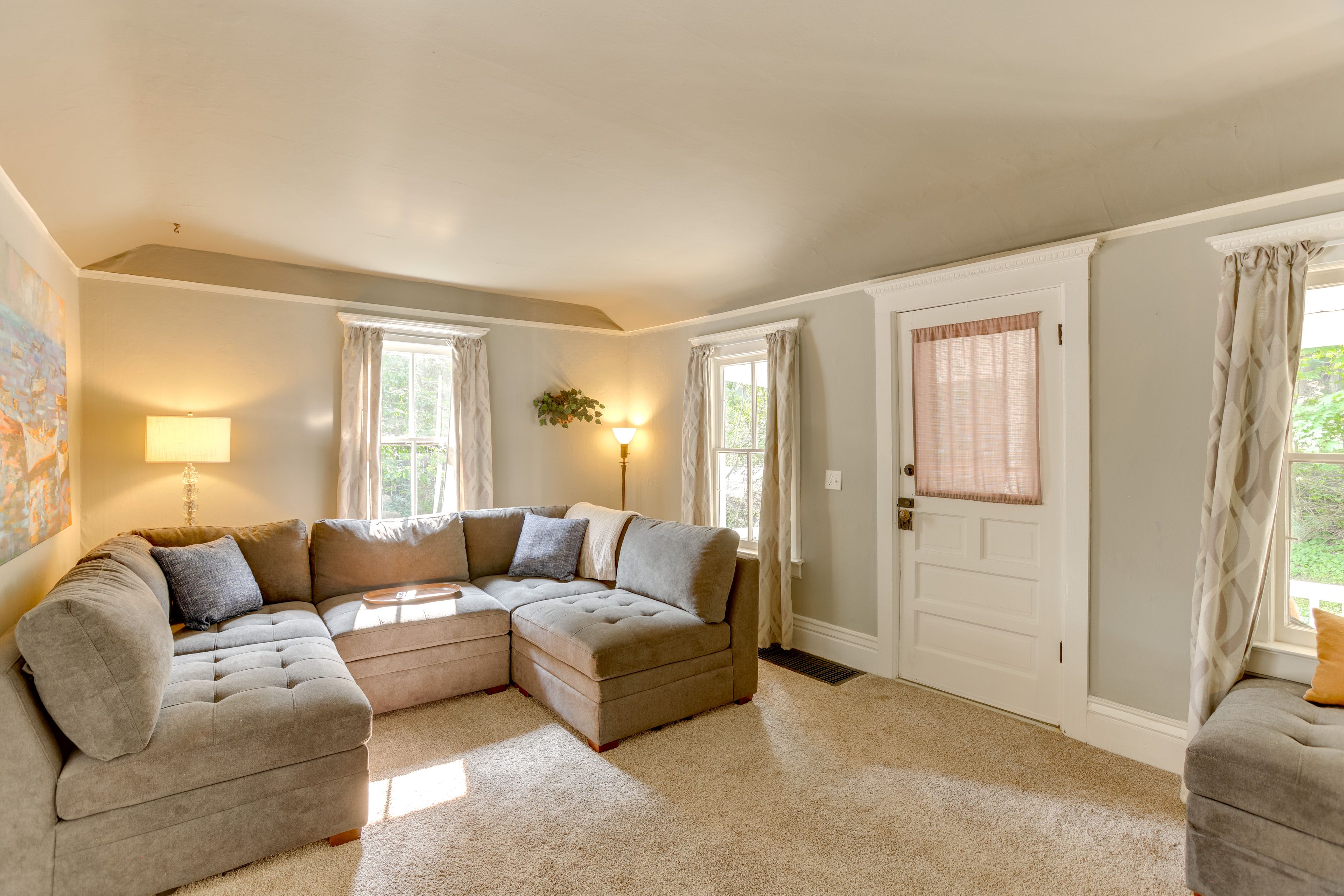 Family Room | Smart TV | Fireplace | Single-Story Split-Level Home