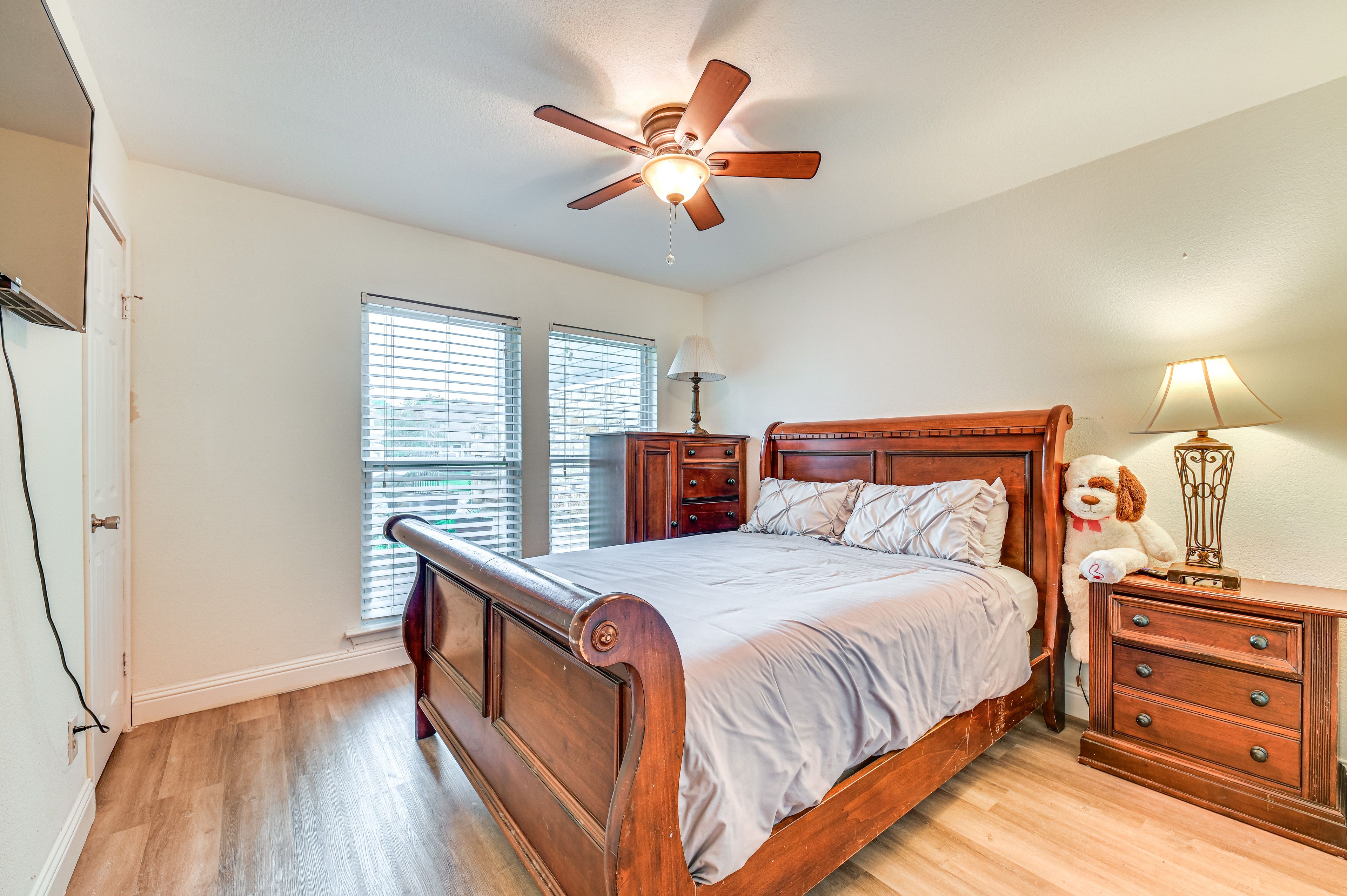 Bedroom 2 | Queen Bed | 1st Floor