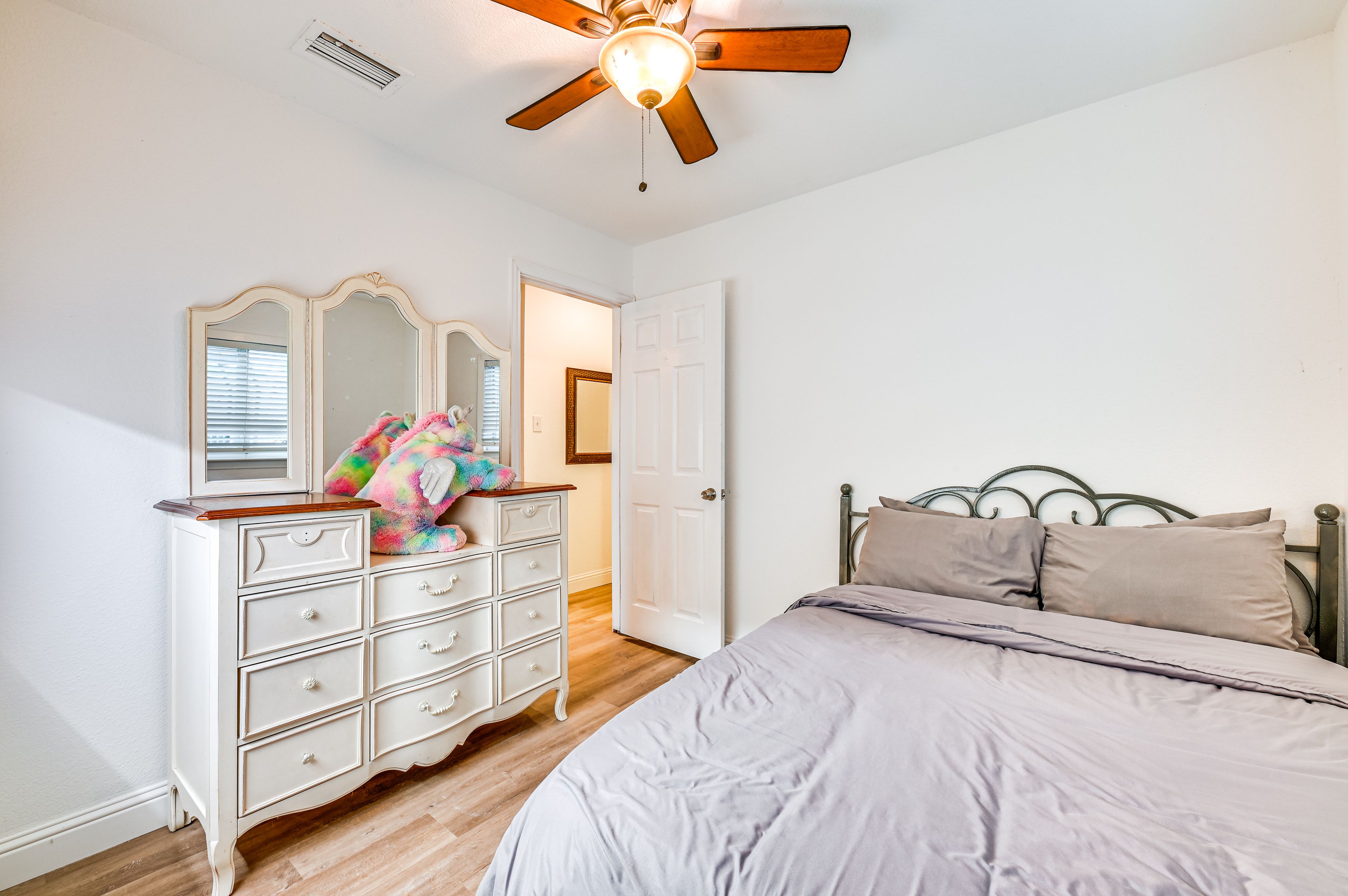 Bedroom 3 | Queen Bed | 1st Floor