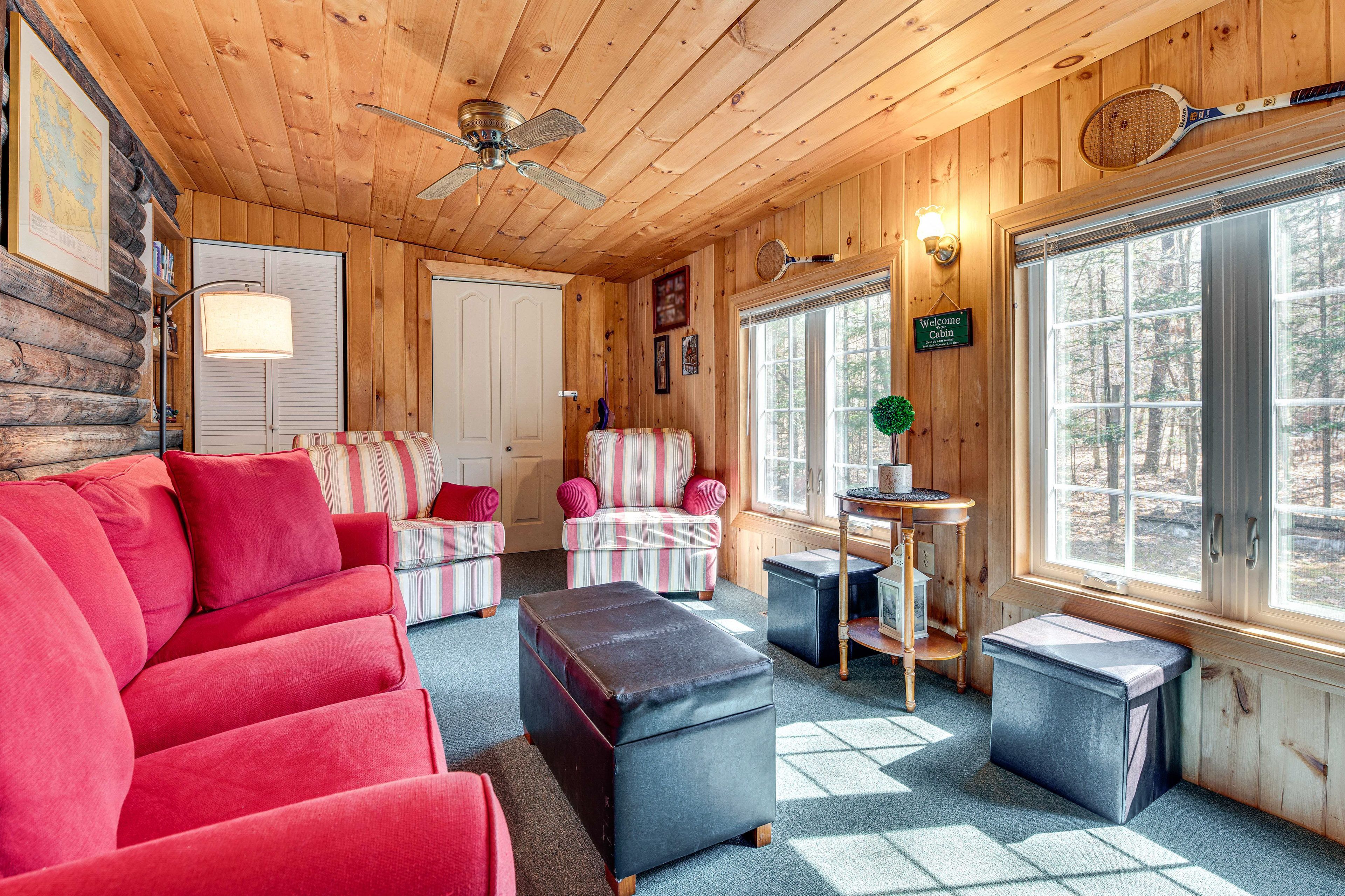 Sunroom | 1st Floor | Smart TV