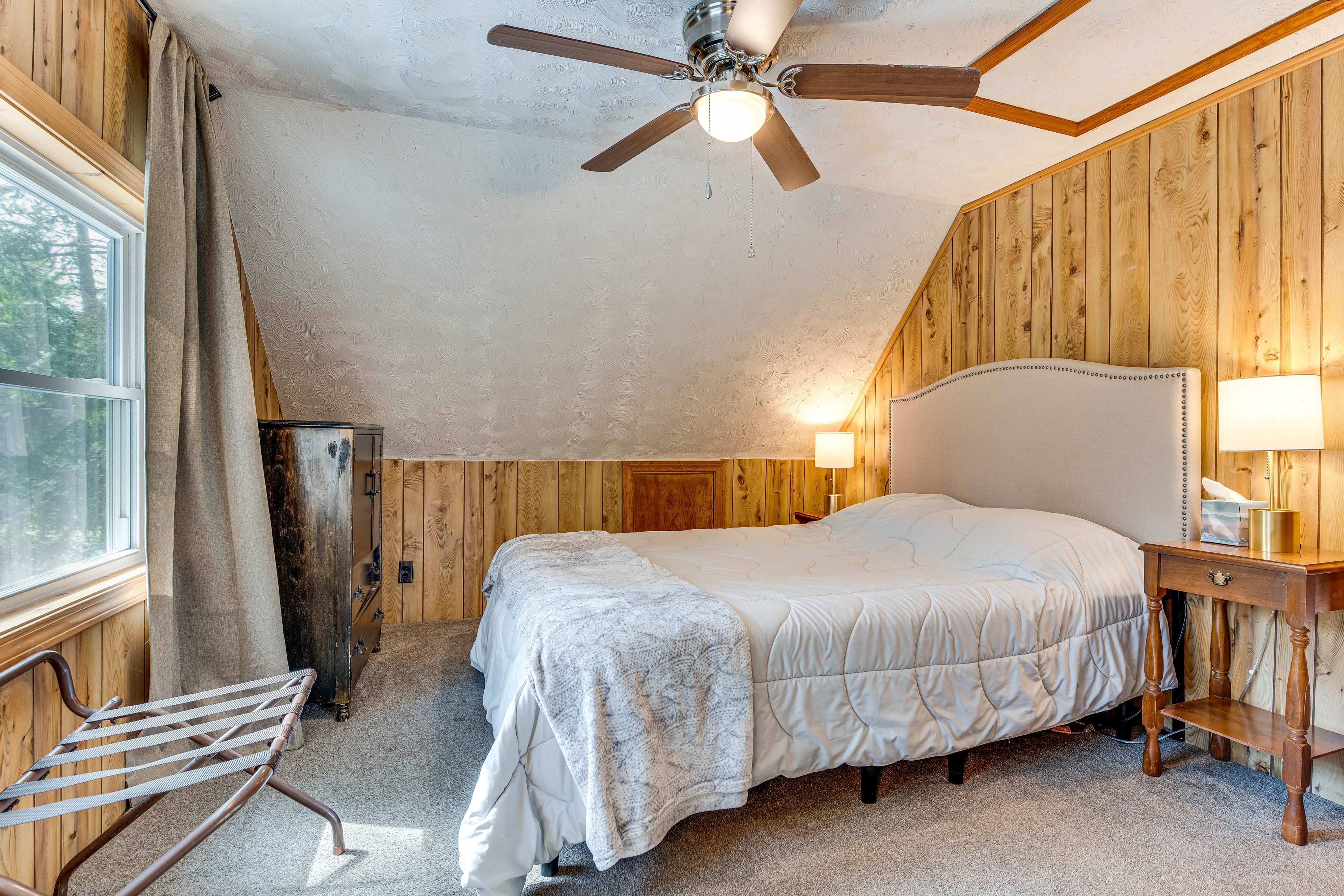 Bedroom 2 | Queen Bed | Youth Twin Bed | 2nd Floor | Stairs Required