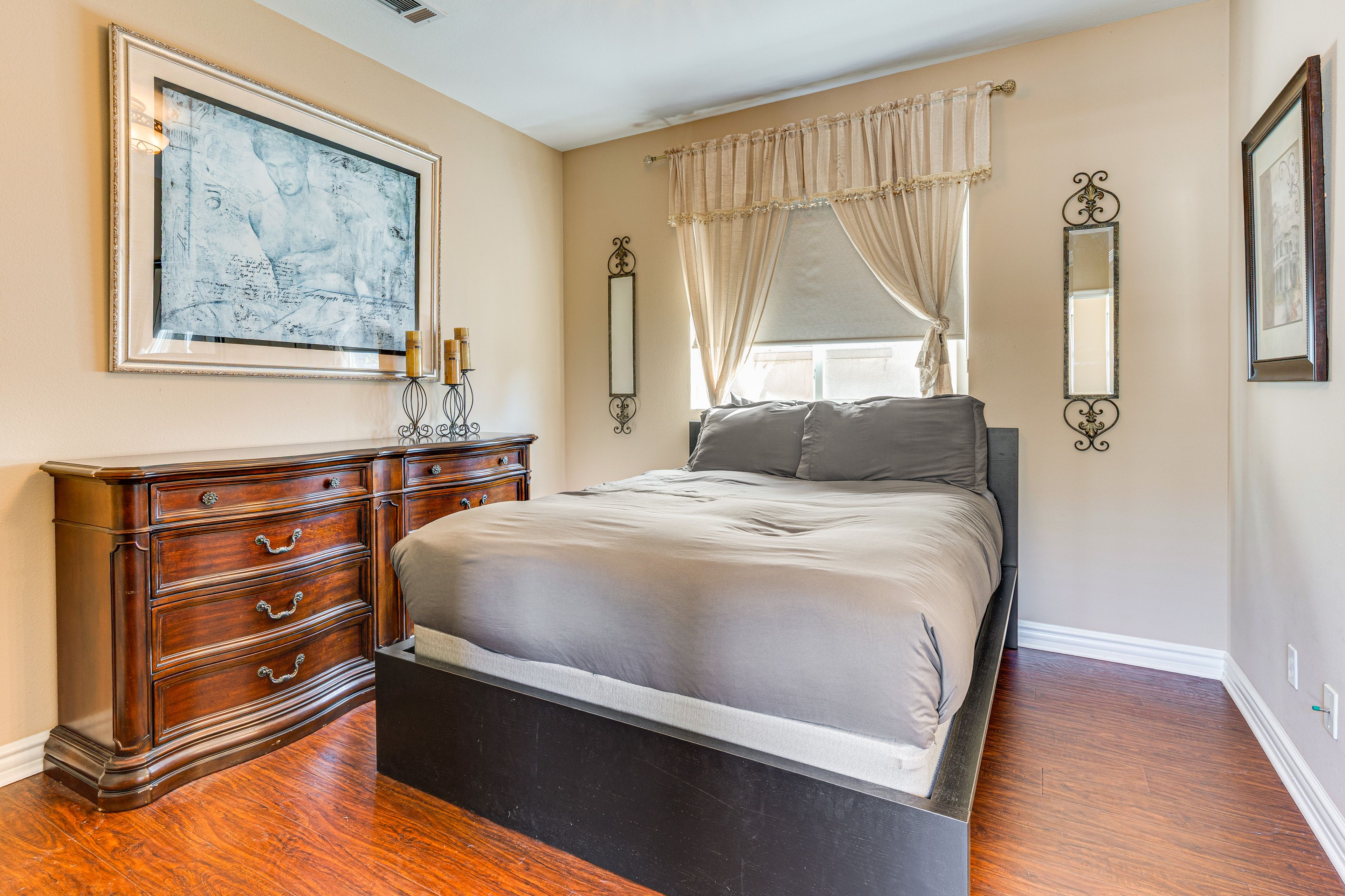 Bedroom 5 | Queen Bed | 2nd Floor