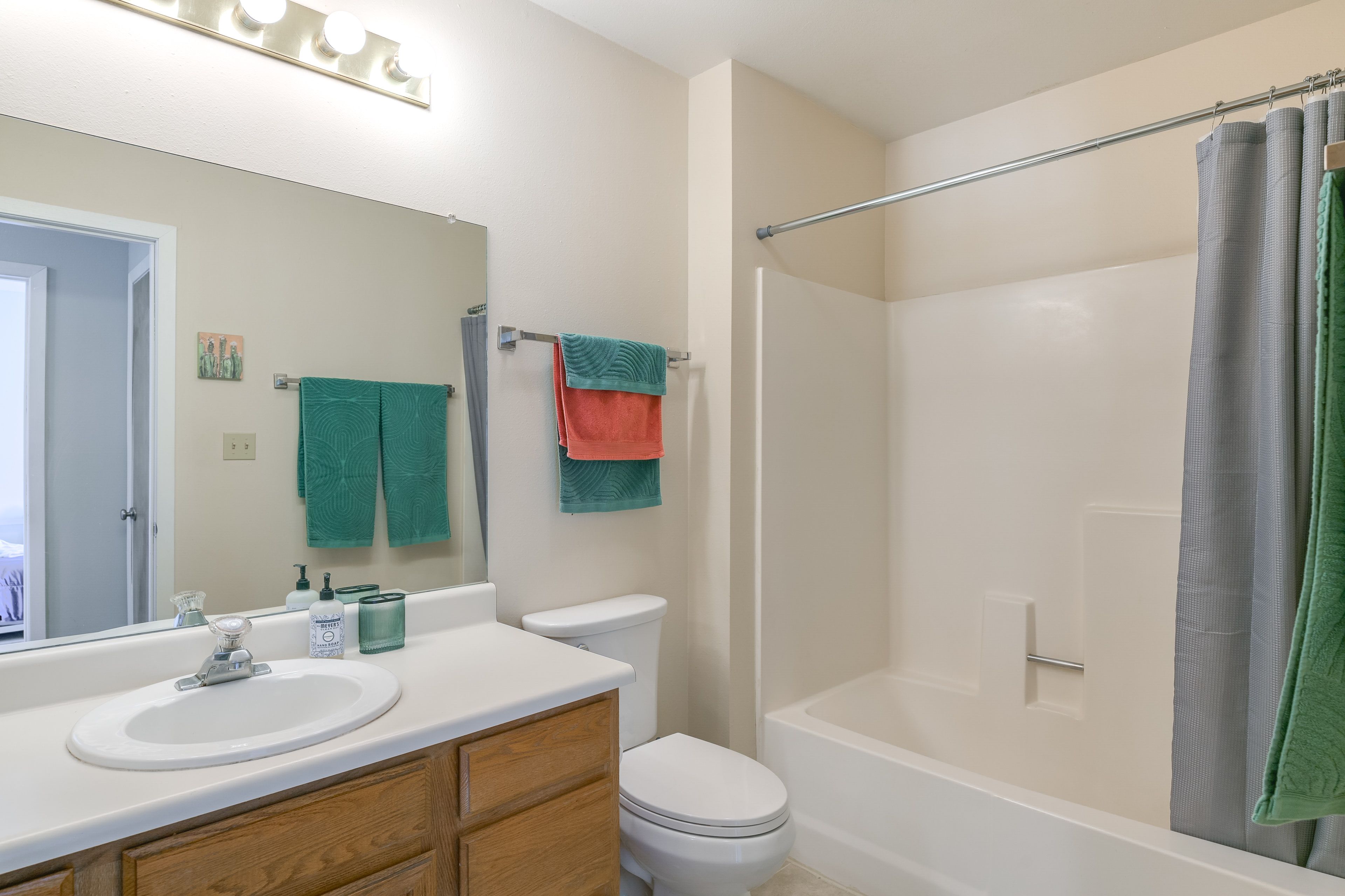 Bathroom | 2nd Floor