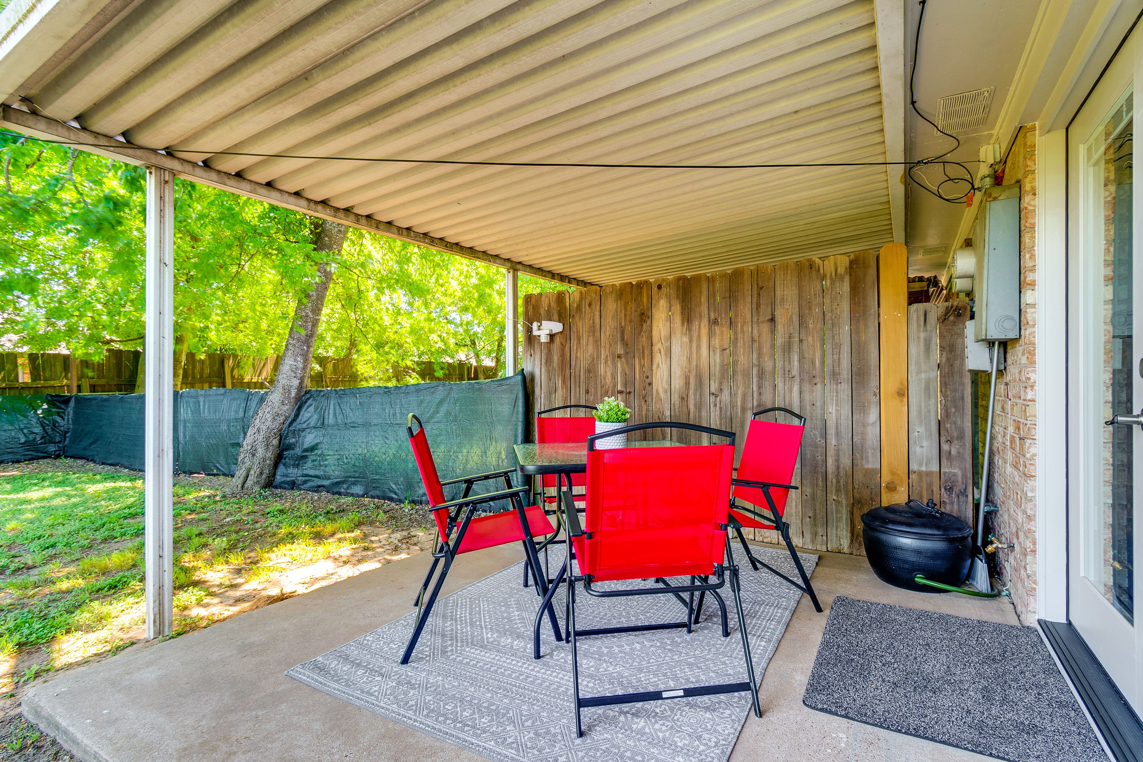 Covered Patio | Dining Area
